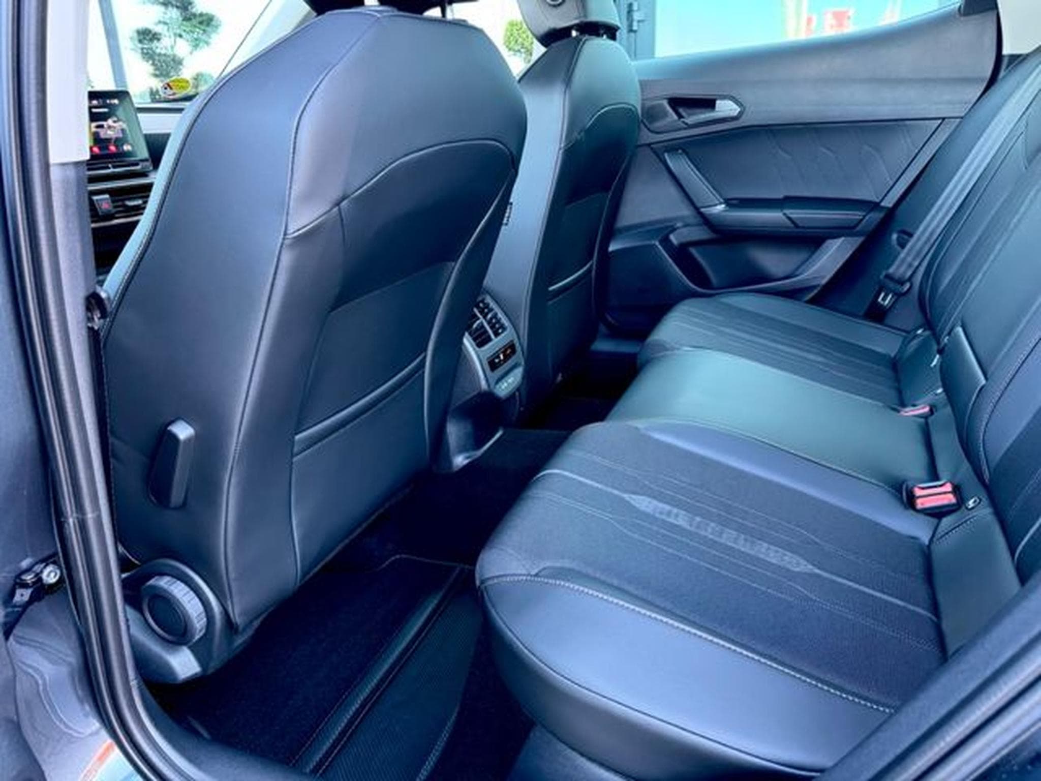 Cupra Formentor Formentor 1.4 e-Hybrid /NAVI/LED/ACC/1.HAND/ (2023) - Photo 14