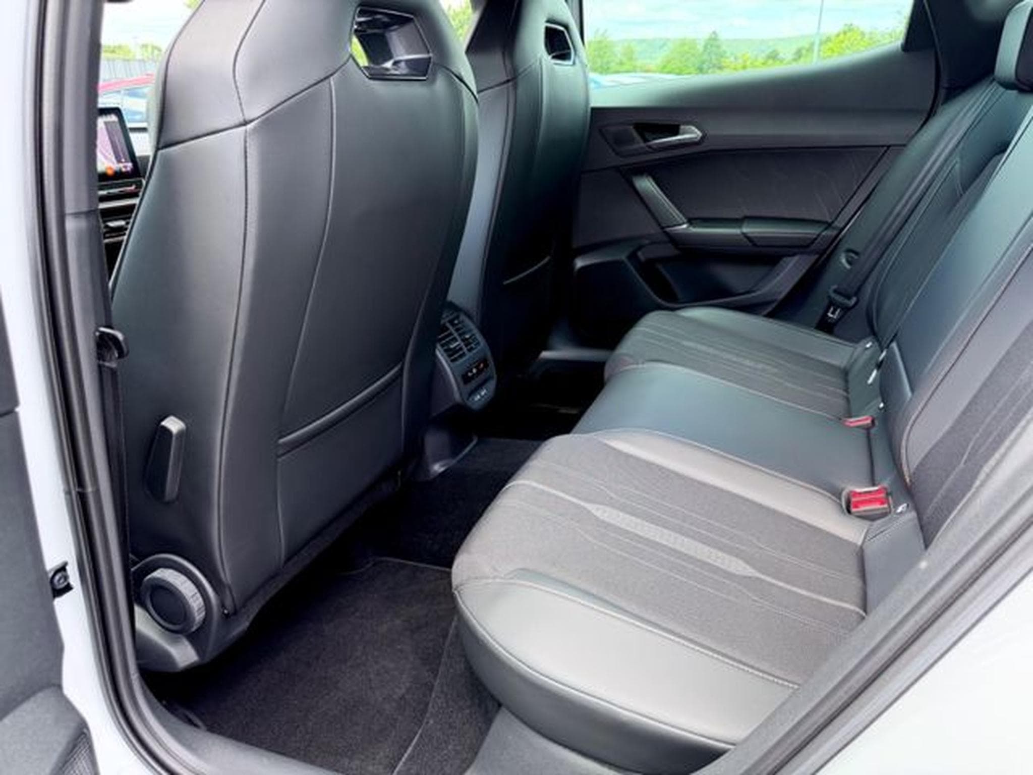 Cupra Formentor Formentor 1.4 e-Hybrid /NAVI/LED/ACC/CAM/1.HAND/ (2023) - Photo 14