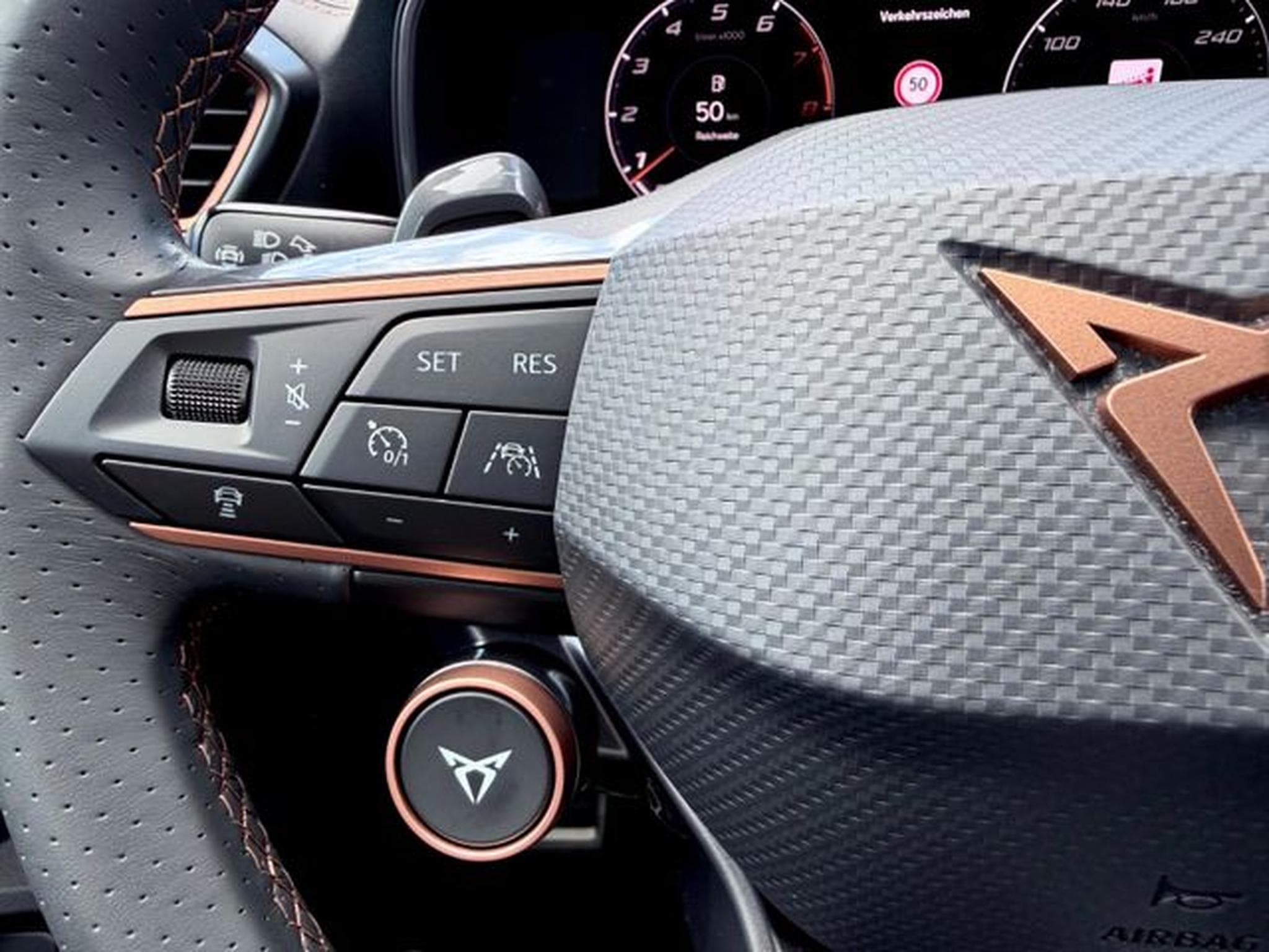 Cupra Formentor Formentor 1.4 e-Hybrid /NAVI/LED/ACC/CAM/1.HAND/ (2023) - Photo 17