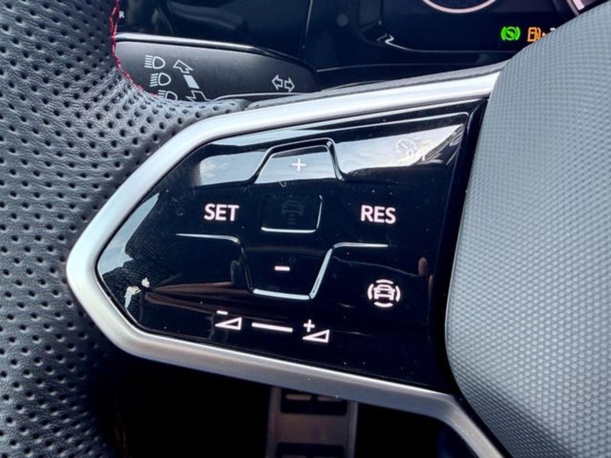 VW Golf Golf 8 Lim. GTI /NAVI/LED/PDC/1.HAND/GARANTIE/ (2024) - Photo 15