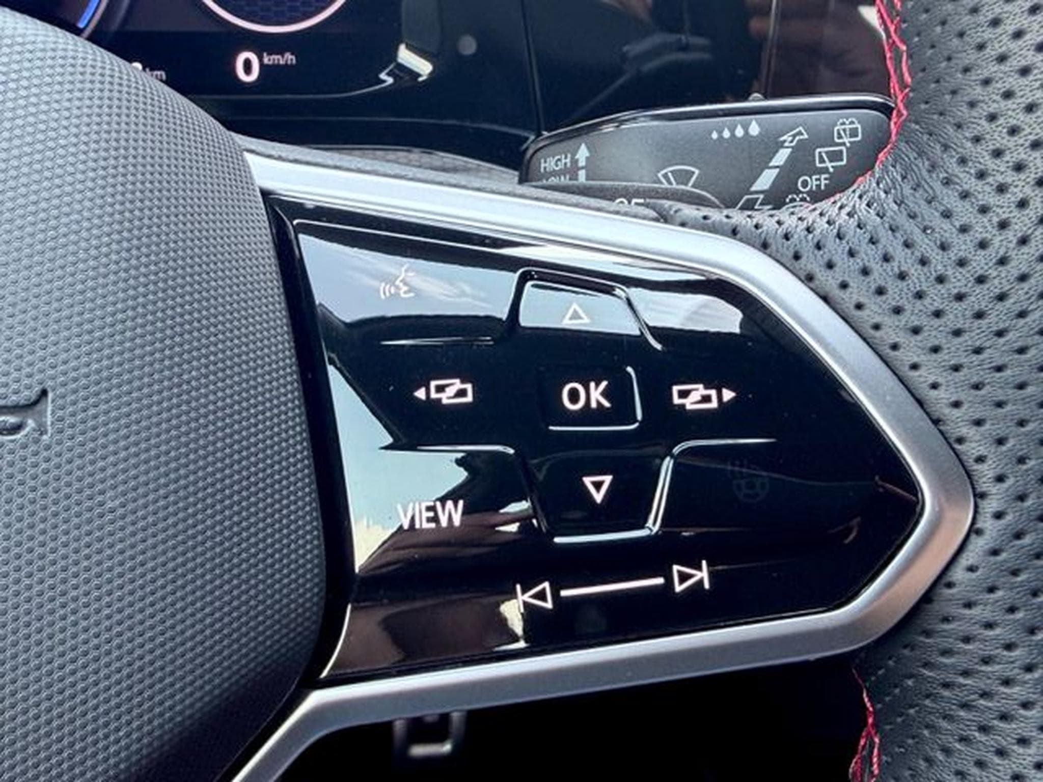 VW Golf Golf 8 Lim. GTI /NAVI/LED/PDC/1.HAND/GARANTIE/ (2024) - Photo 16