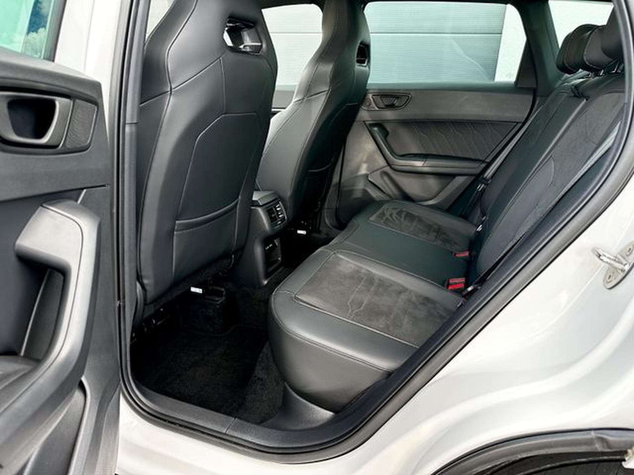 Cupra Ateca Ateca VZ 2.0 TSI DSG 4Drive /NAVI/LED/360°CAM/ (2022) - Foto 13