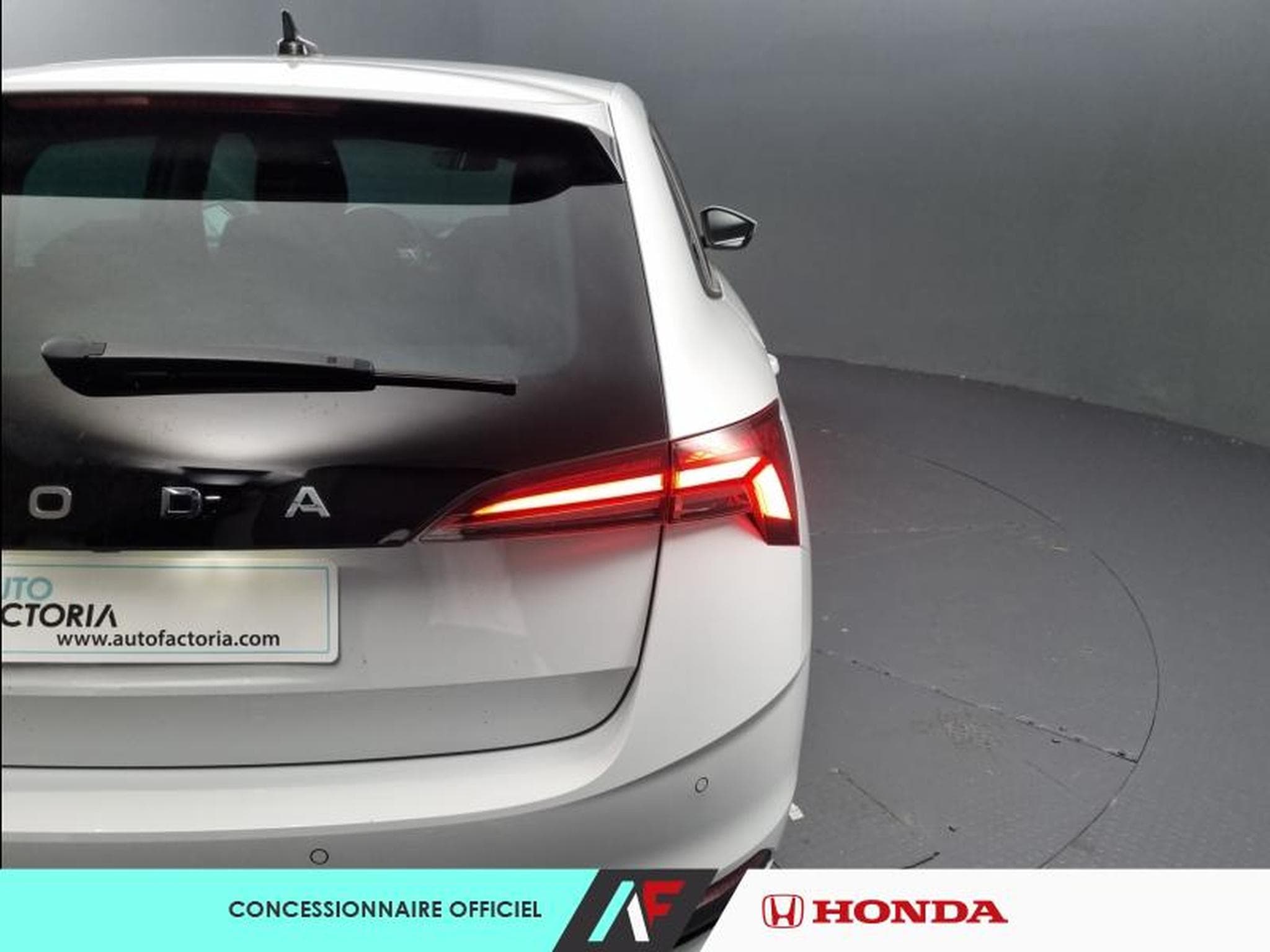 Skoda Scala -34% 1.0 TSI Evo2 116ch Selection (2025) - Photo 3