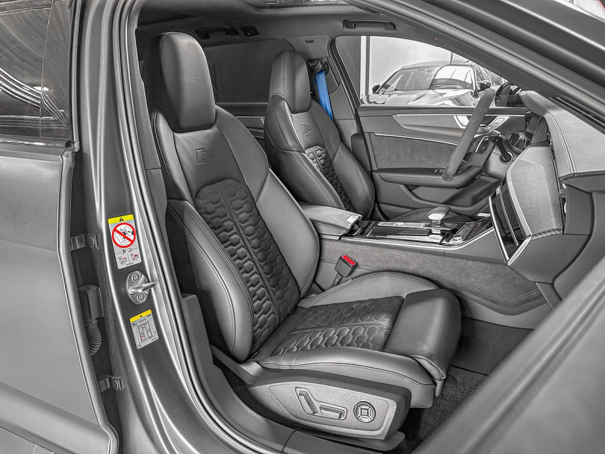 Audi RS6 RS6 Avant PERFORMANCE 4.0 TFSI quattro/22/PANO/KERAMIK/360°/ (2023) - Foto 18