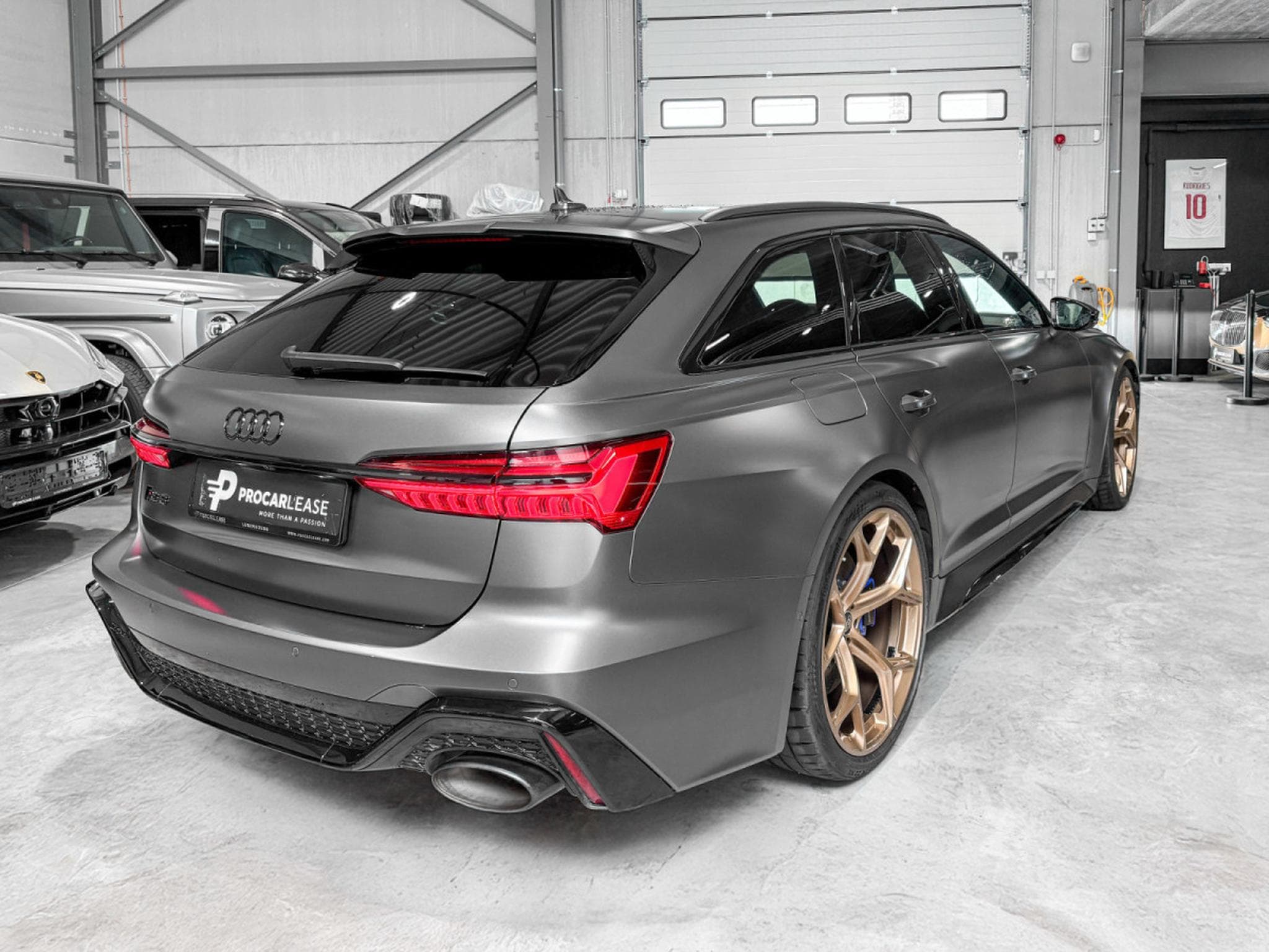 Audi RS6 RS6 Avant PERFORMANCE 4.0 TFSI quattro/22/PANO/KERAMIK/360°/ (2023) - Foto 3