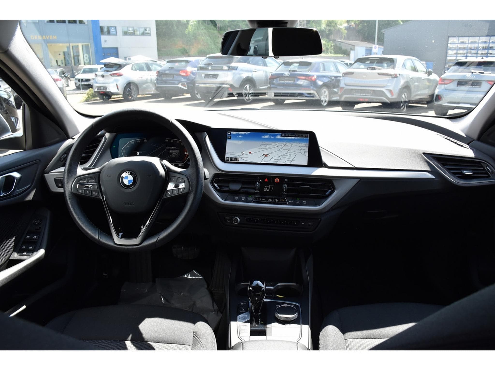 BMW 118 iA REGUL GPS CAM PARK LED 1° MAIN (2023) - Foto 9