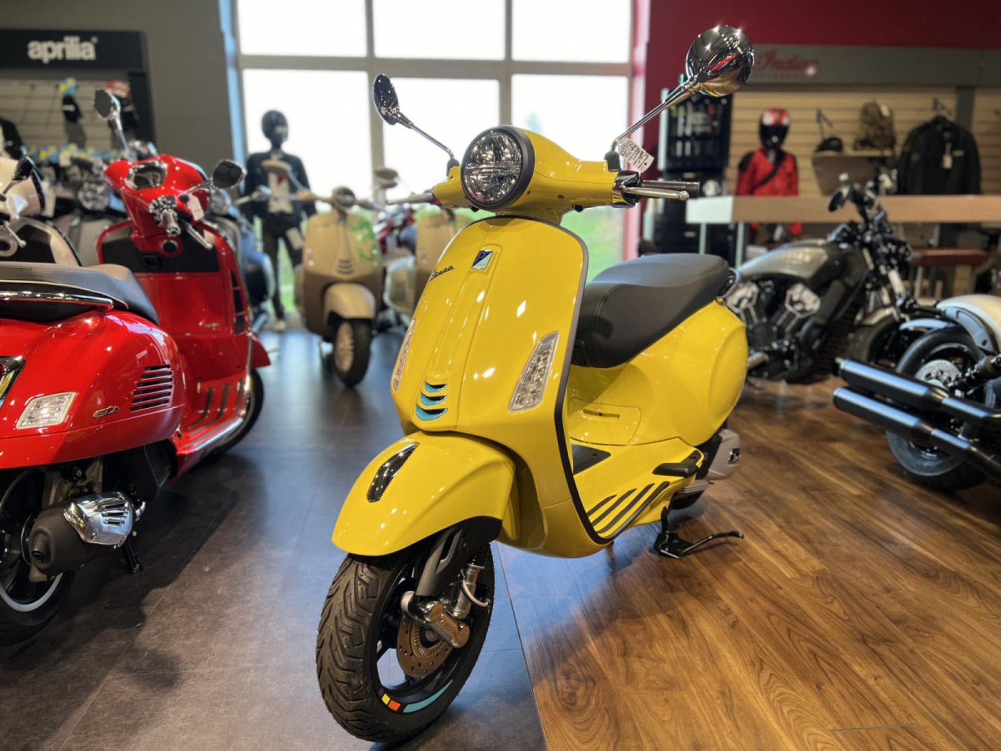 Vespa Primavera S Jaune (2026) - Photo 2