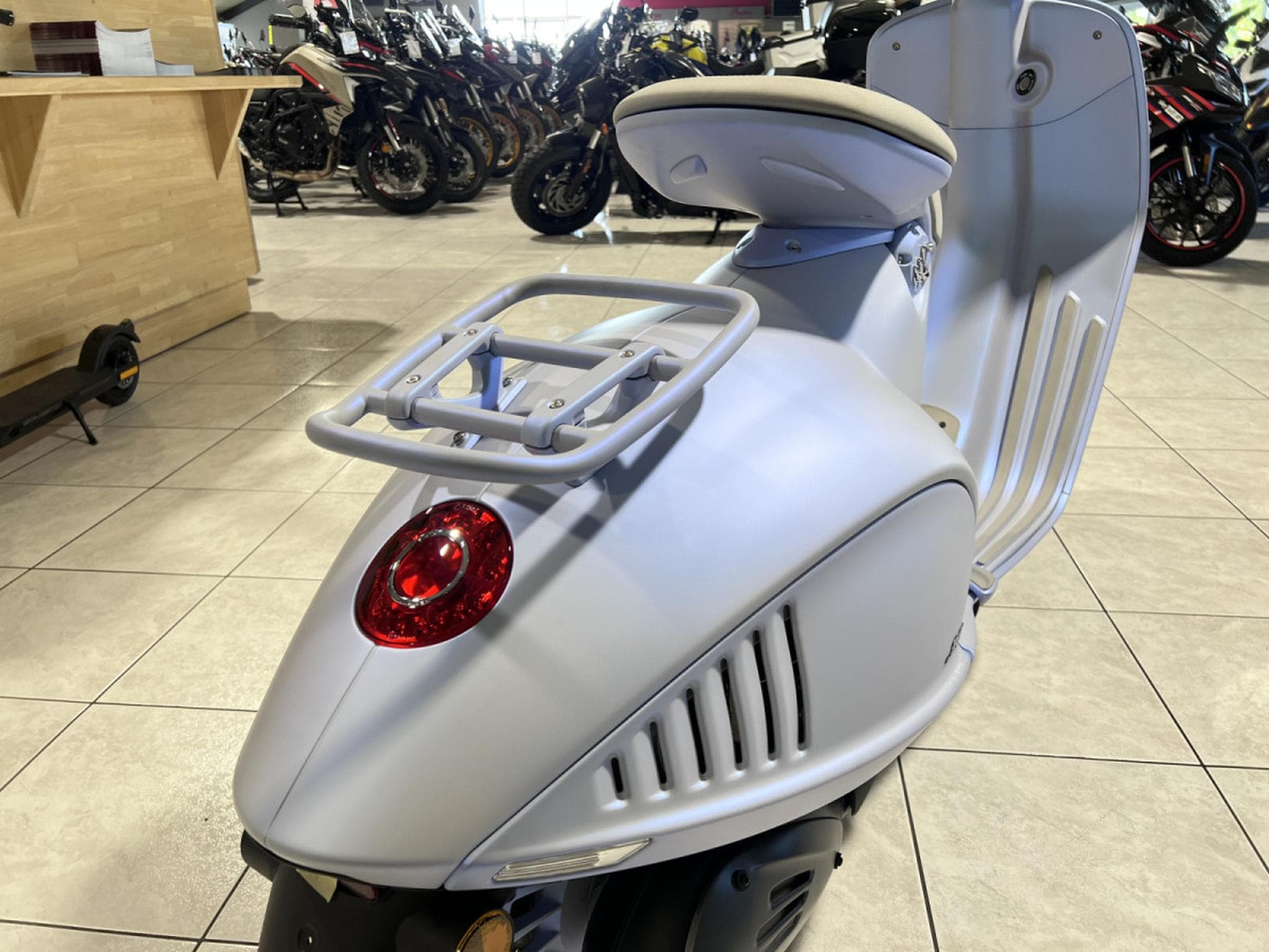 Vespa 946 Snake (2026) - Foto 5