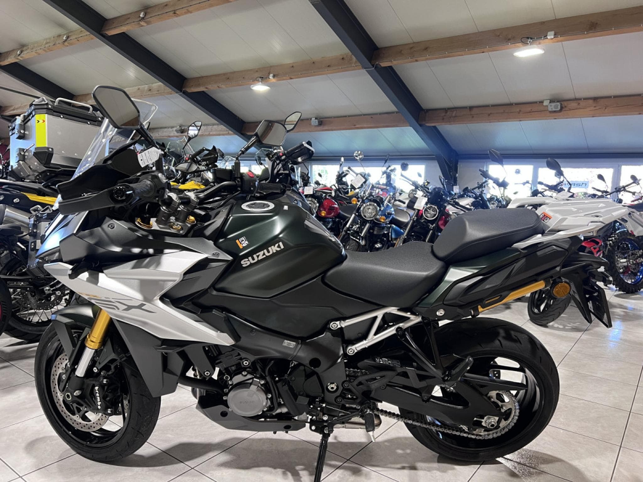Suzuki GSX-S 1000 GX (2024) - Photo 4