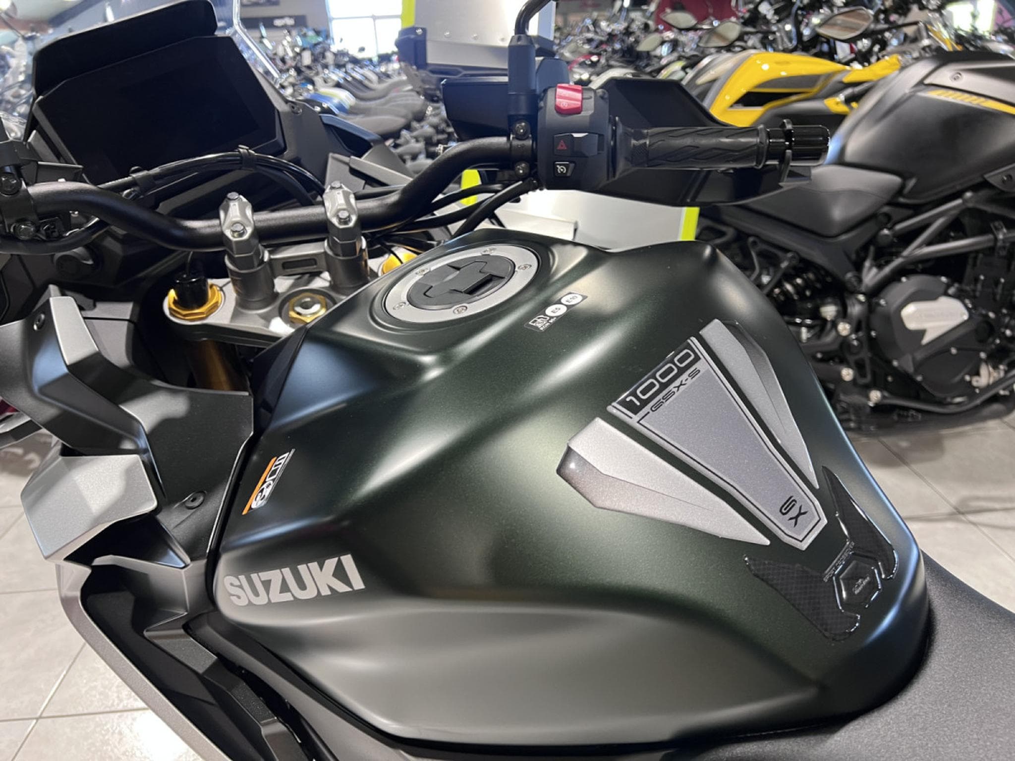 Suzuki GSX-S 1000 GX (2024) - Photo 6