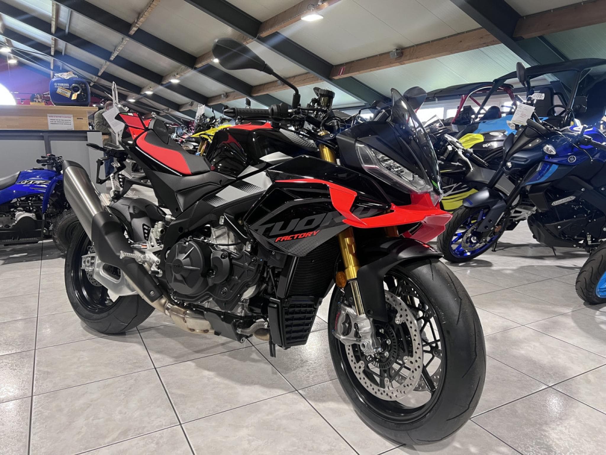Aprilia Tuono 1100 FACTORY (2026) - Foto 7