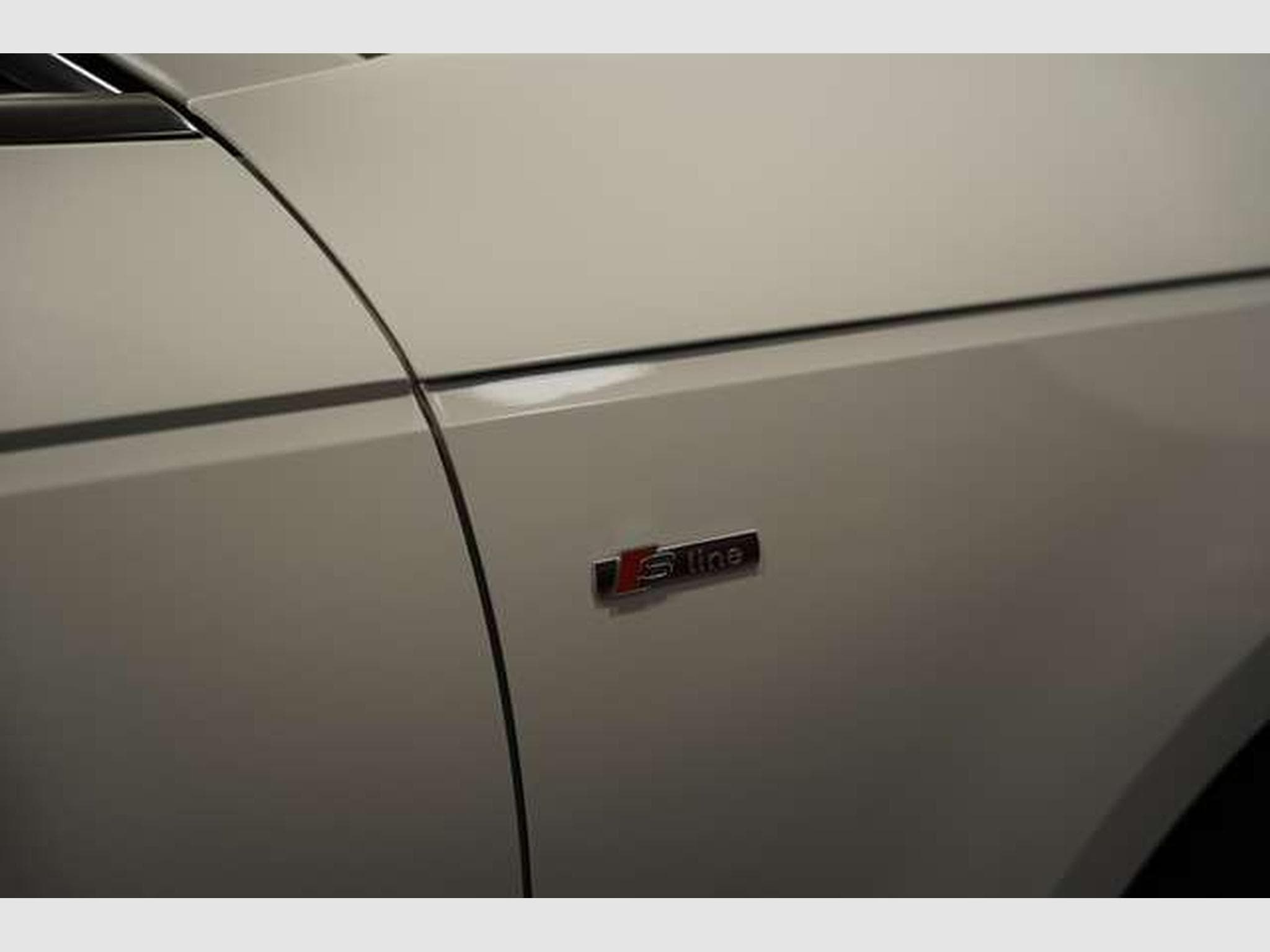 Audi A4 q. S line S-Tr *2.Hand *18 *Virtual*SHZ*MMI (2018) - Photo 11