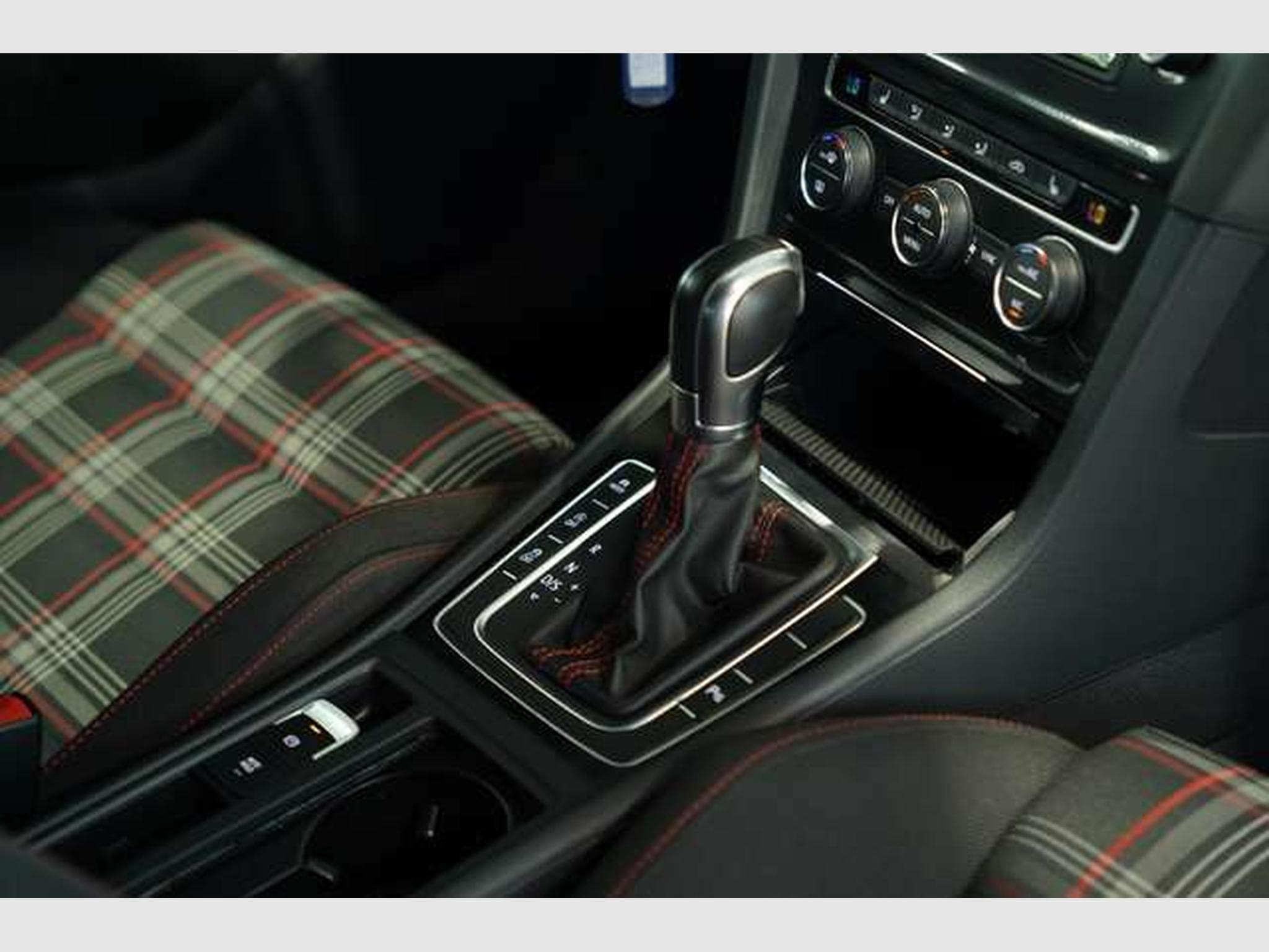 VW Golf GTI Performance BMT *Dynaudio *ACC *Navi (2015) - Photo 18