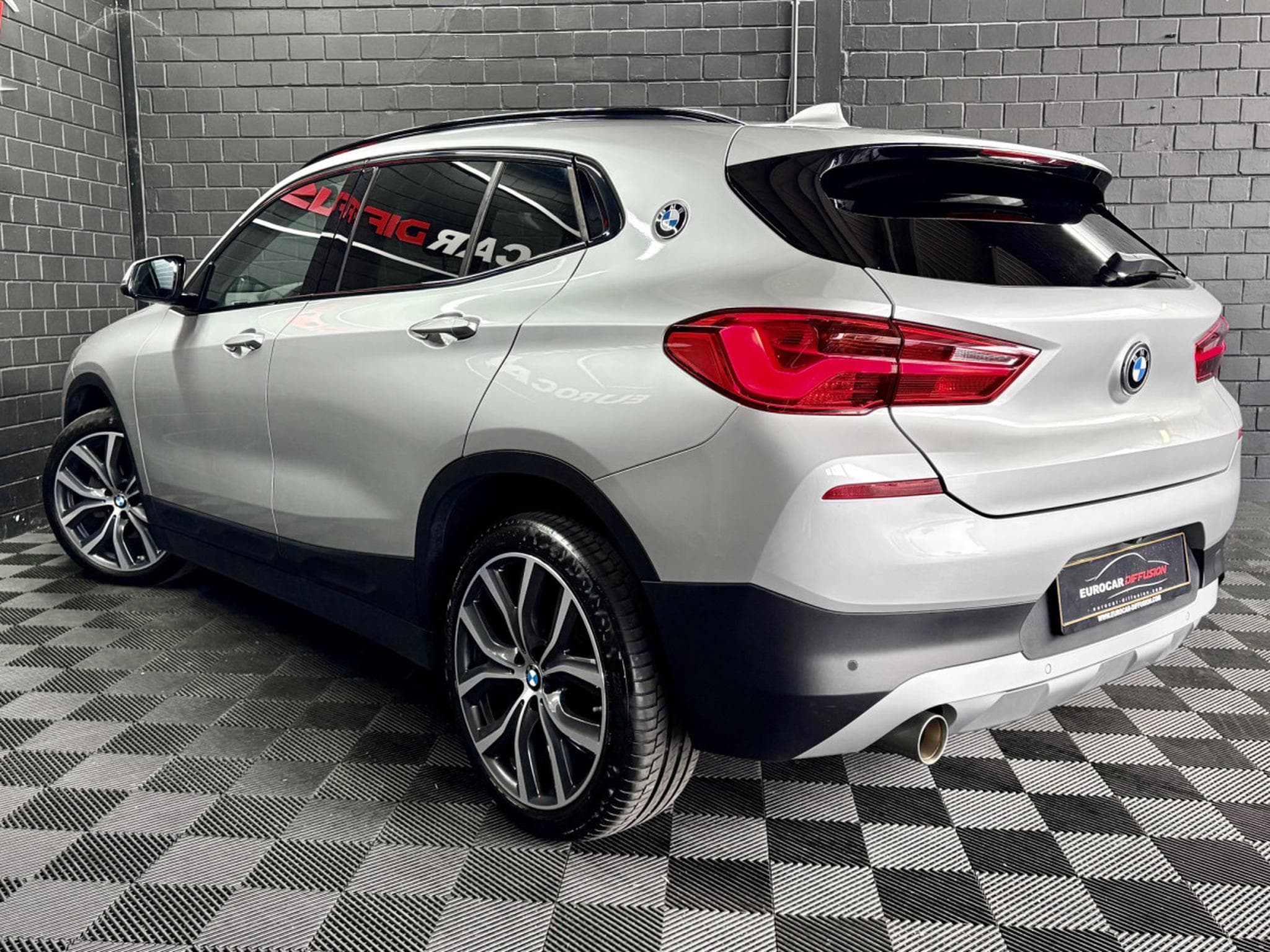 BMW X2 18i sDrive *CAMERA* *PDC* SIEGES CHAUFF.* (2019) - Foto 4