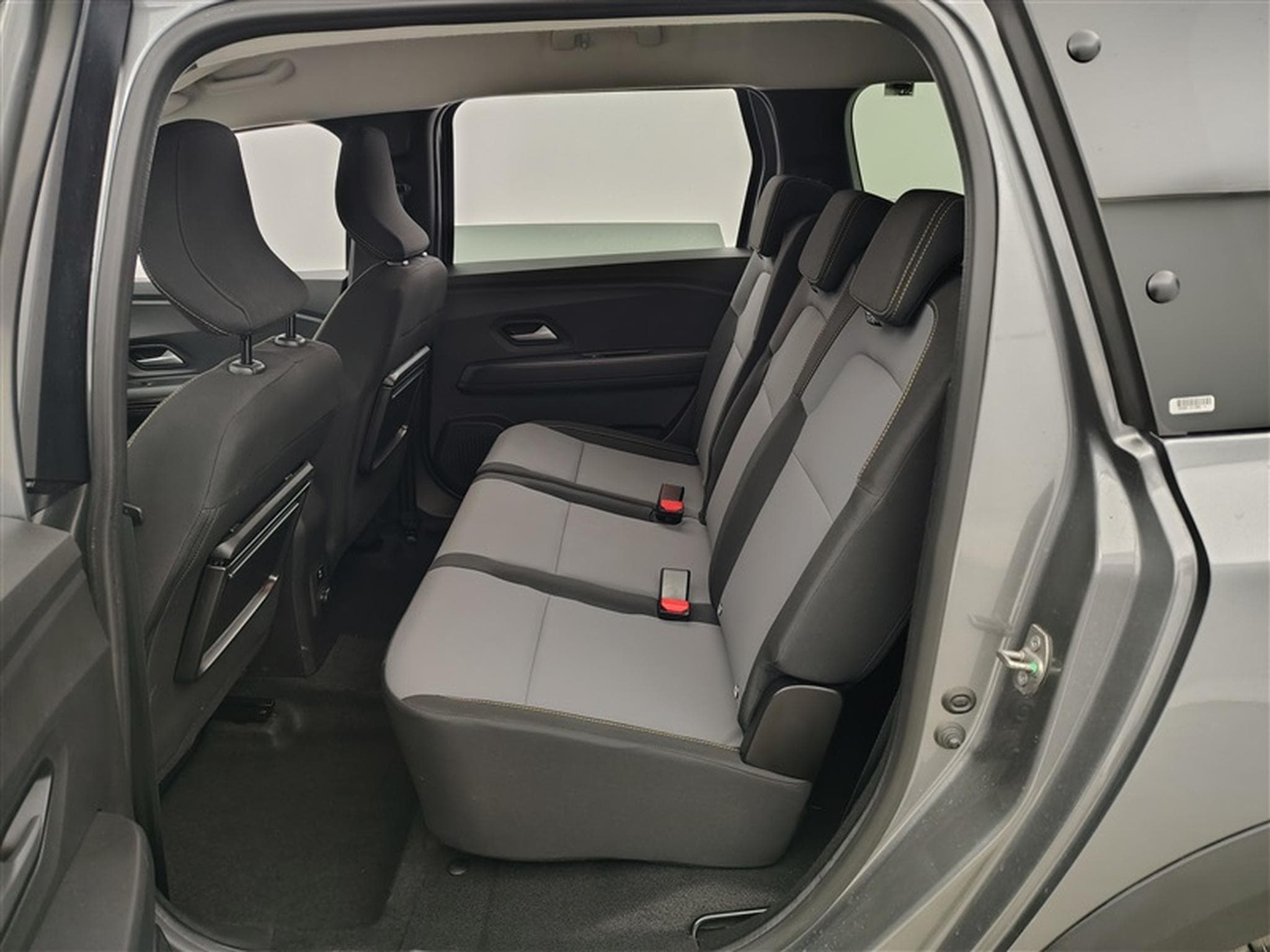Dacia Jogger Hybrid 1.6 Extreme 7PL / NAVI / CARPLAY / CAMERA (2025) - Photo 13