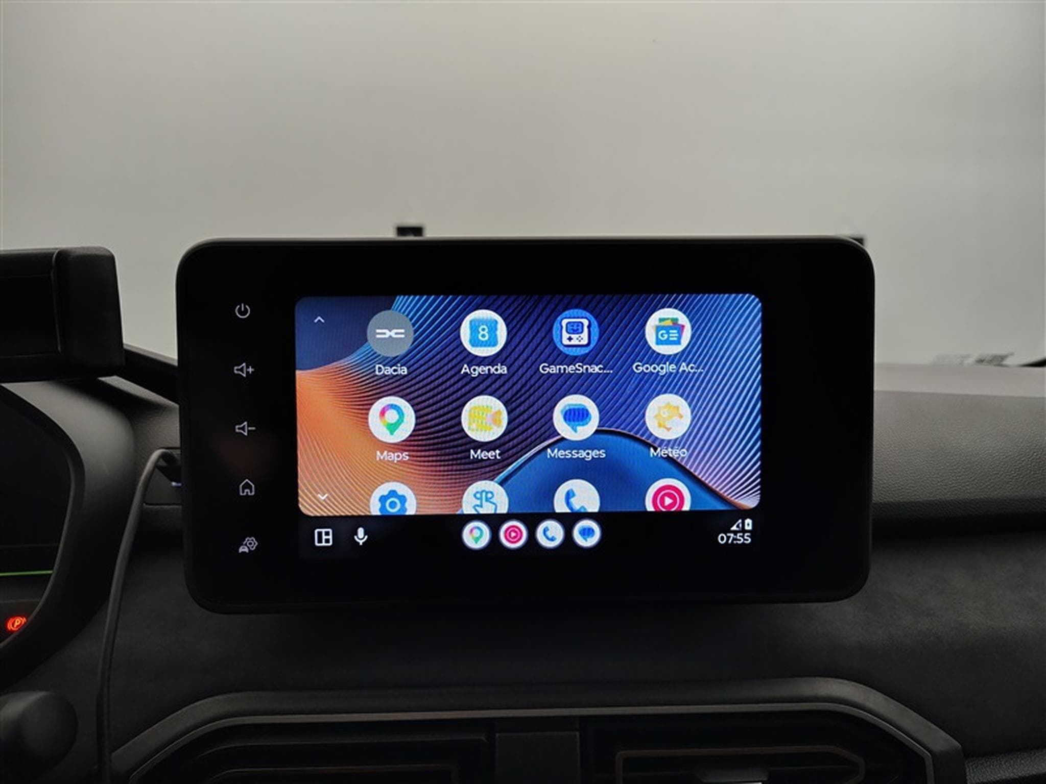 Dacia Jogger Hybrid 1.6 Extreme 7PL / NAVI / CARPLAY / CAMERA (2025) - Photo 19