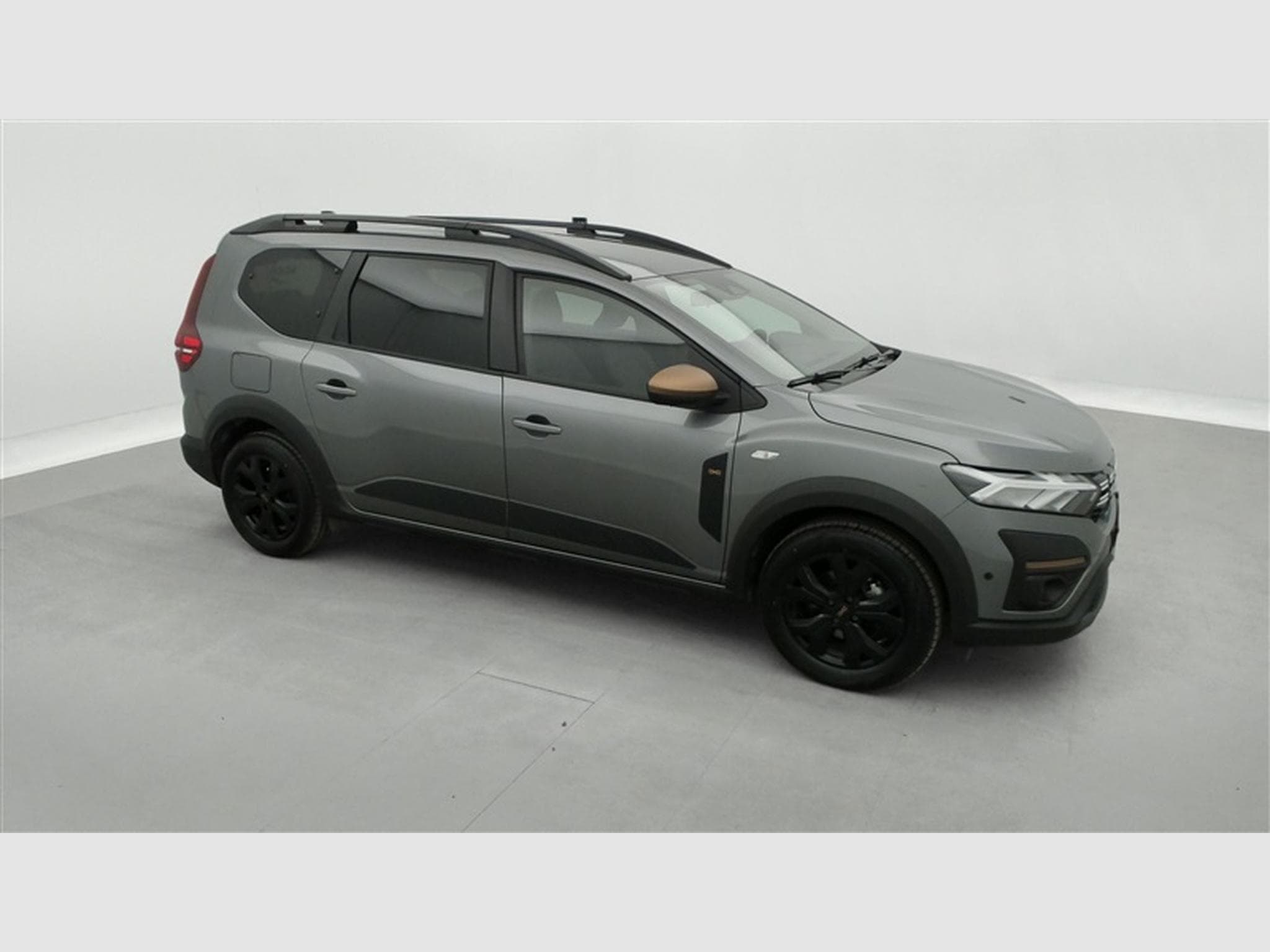 Dacia Jogger Hybrid 1.6 Extreme 7PL / NAVI / CARPLAY / CAMERA (2025) - Photo 22