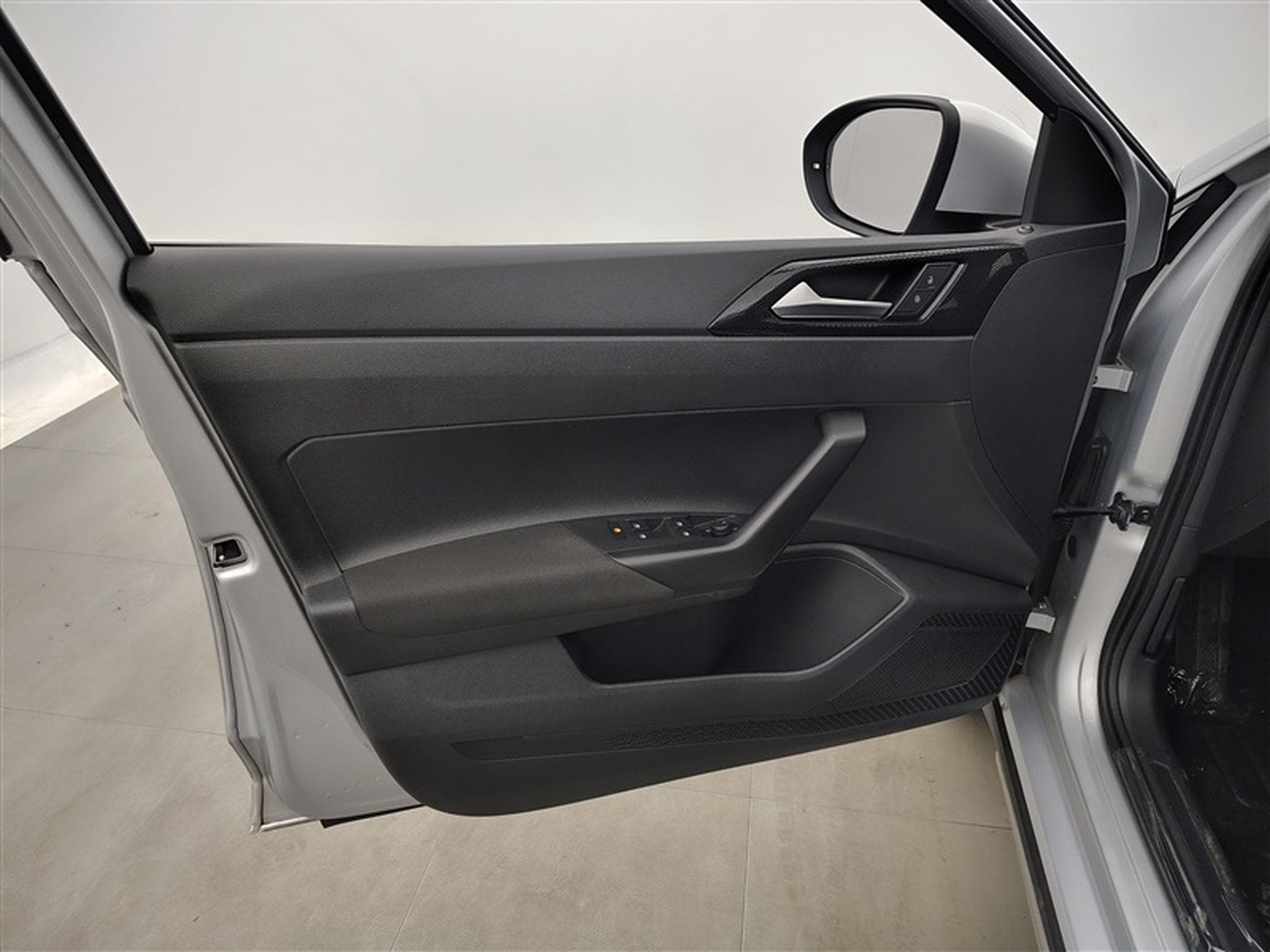 VW Taigo 1.0 TSI 110cv DSG Life CARPLAY / FULL LED / PDC AV+AR (2022) - Photo 17