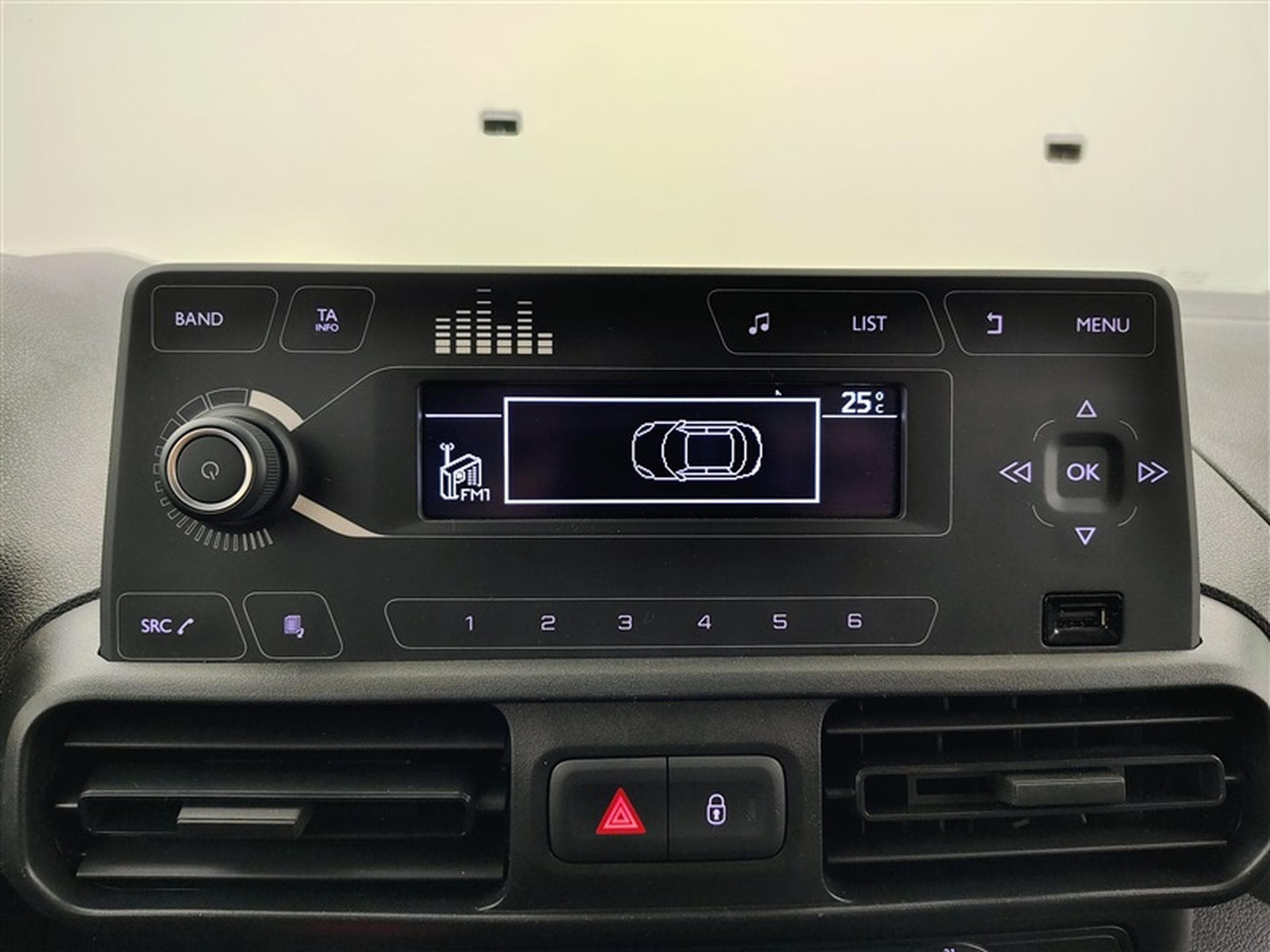 Citroen Berlingo 1.5 BlueHDi XL Heavy Control 3PL (2021) - Photo 17