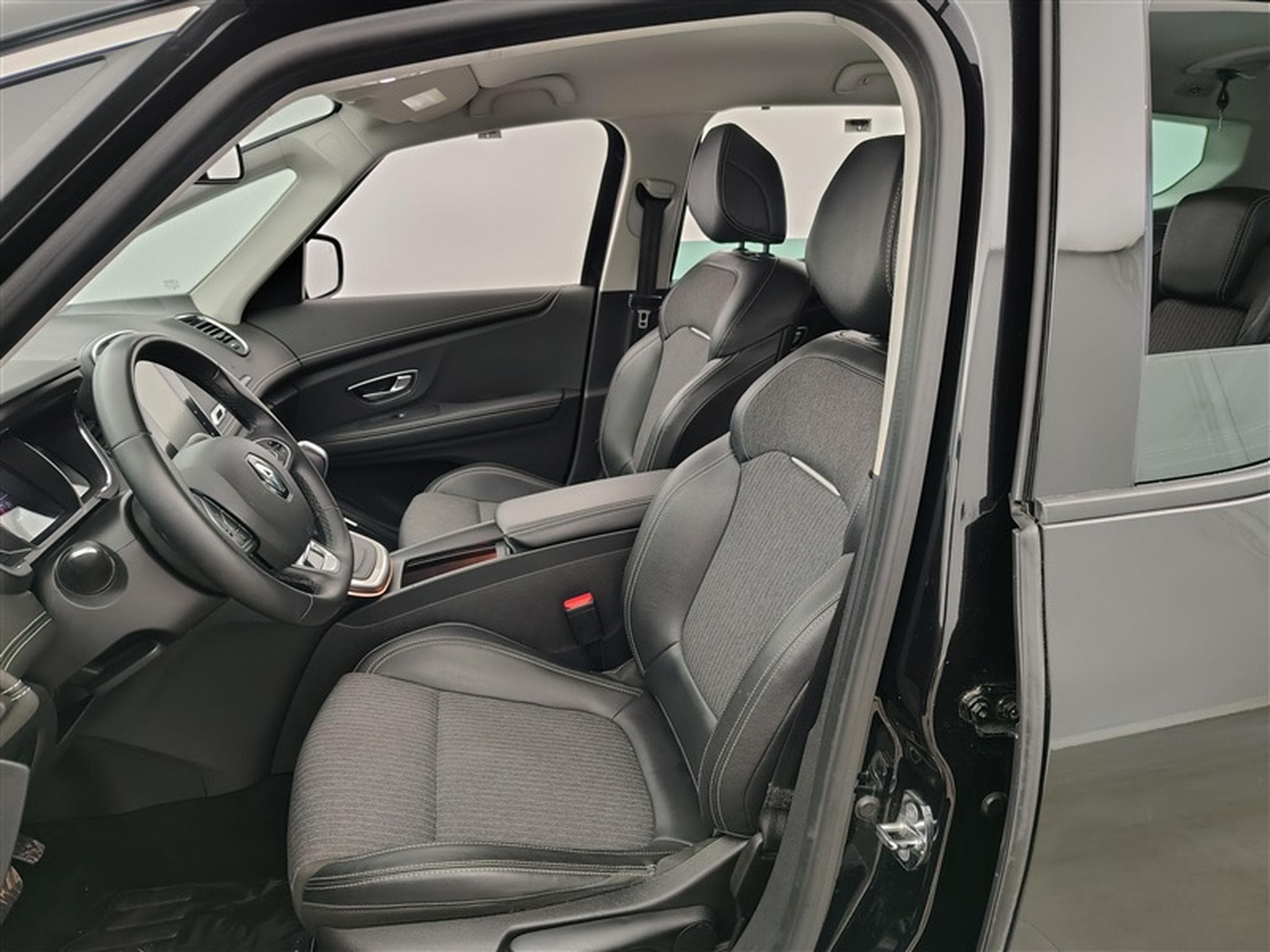 Renault Scenic 1.33 TCe 140cv EDC Intens 7pl. *NAVI/FULL LED/CAM/JA20* (2023) - Photo 7