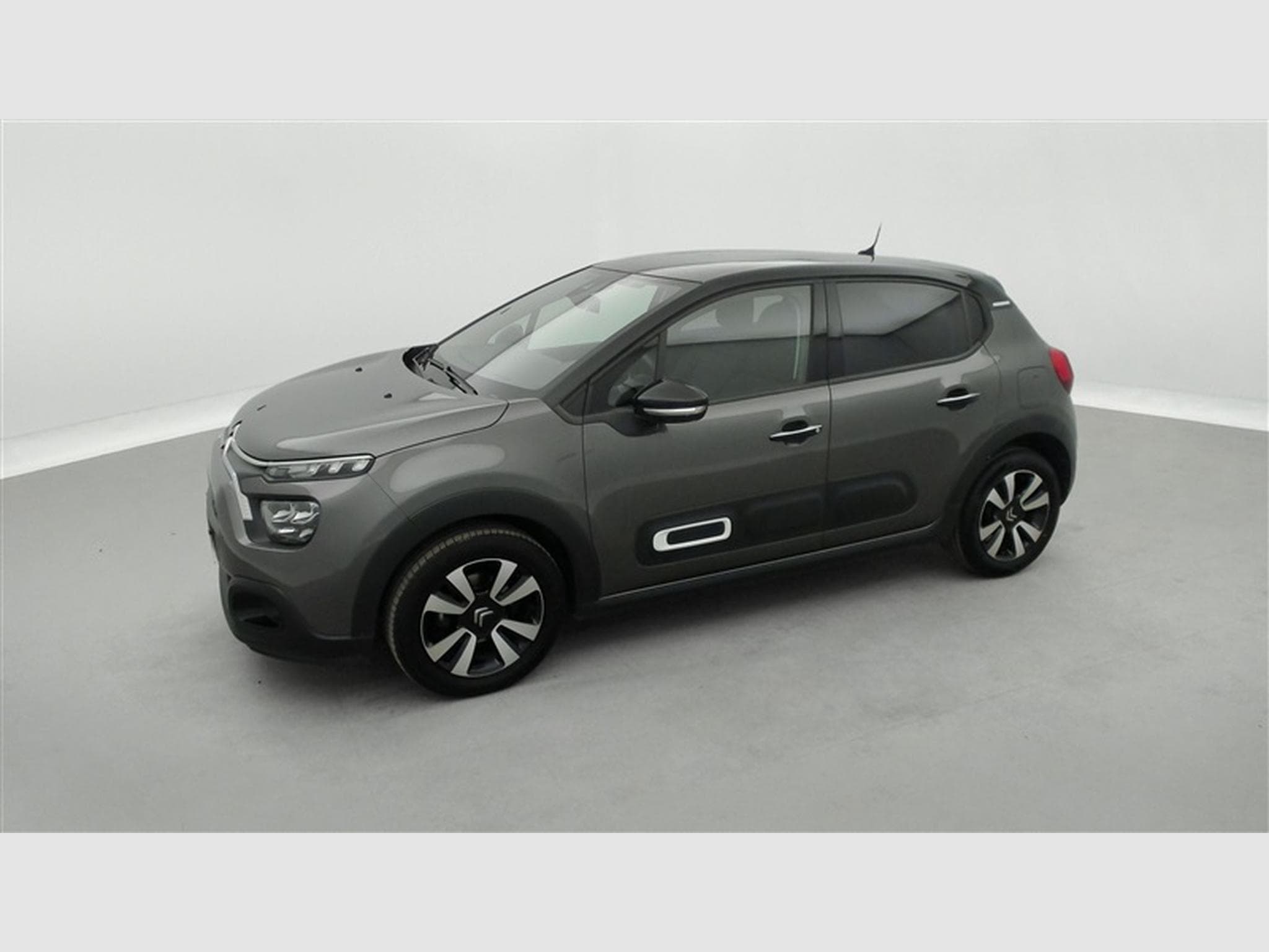 Citroen C3 1.2i PureTech Shine CARPLAY / FULL LED / JA 16" (2023) - Photo 20