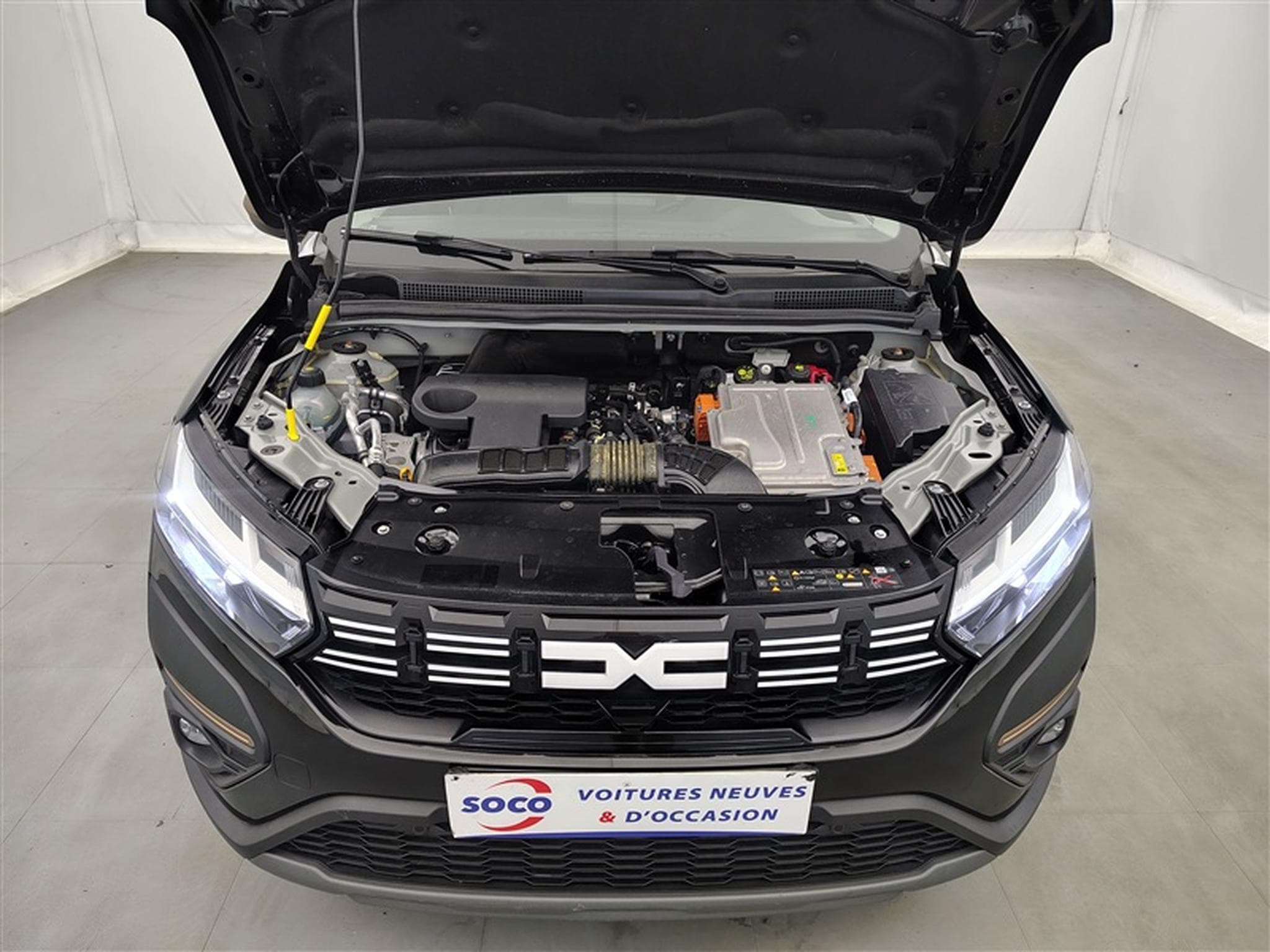 Dacia Jogger Hybrid 1.6 Extreme 7PL / NAVI / CARPLAY / CAMERA (2025) - Photo 19