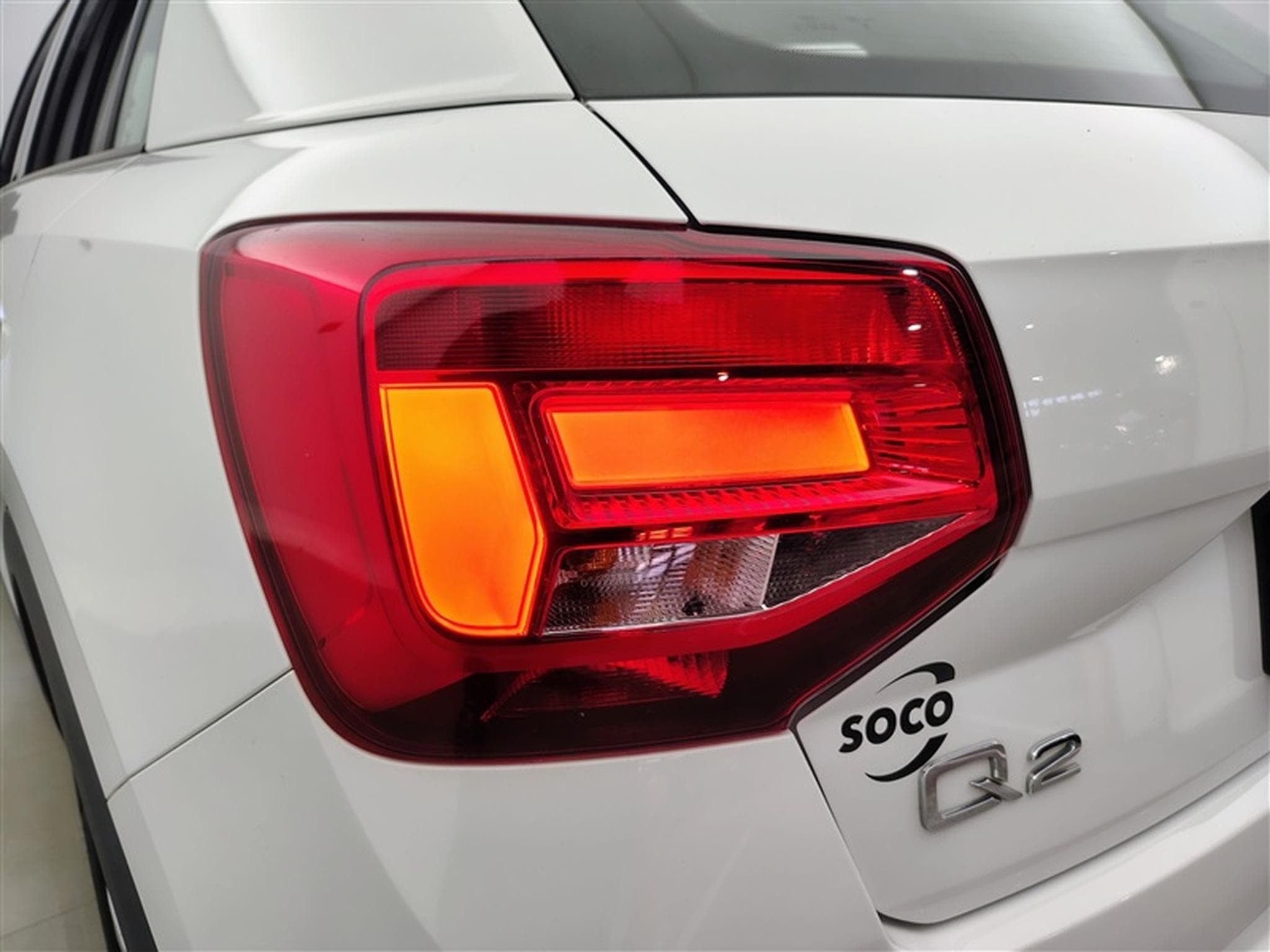 Audi Q2 35 TFSI S-Tronic Attraction NAVI / FULL LED / CAMERA / JA16" (2023) - Foto 16