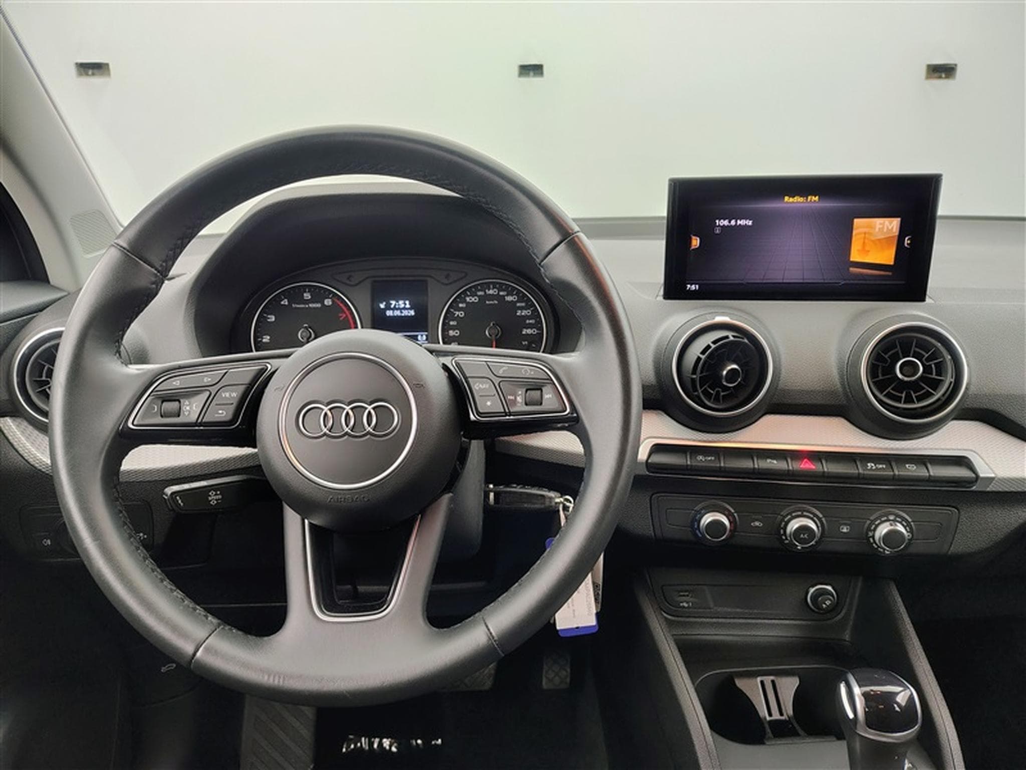 Audi Q2 35 TFSI S-Tronic Attraction NAVI / FULL LED / CAMERA / JA16" (2023) - Foto 9