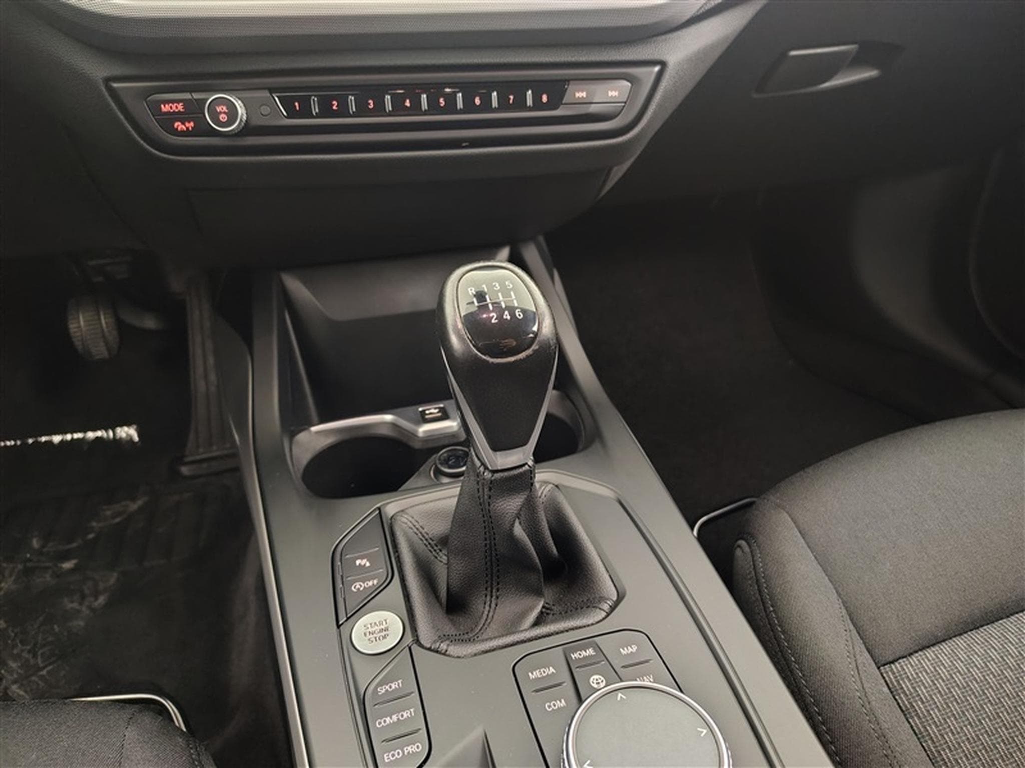 BMW 116 116 d Business NAVI/FULL LED/JA/PDC AV AR (2023) - Foto 12