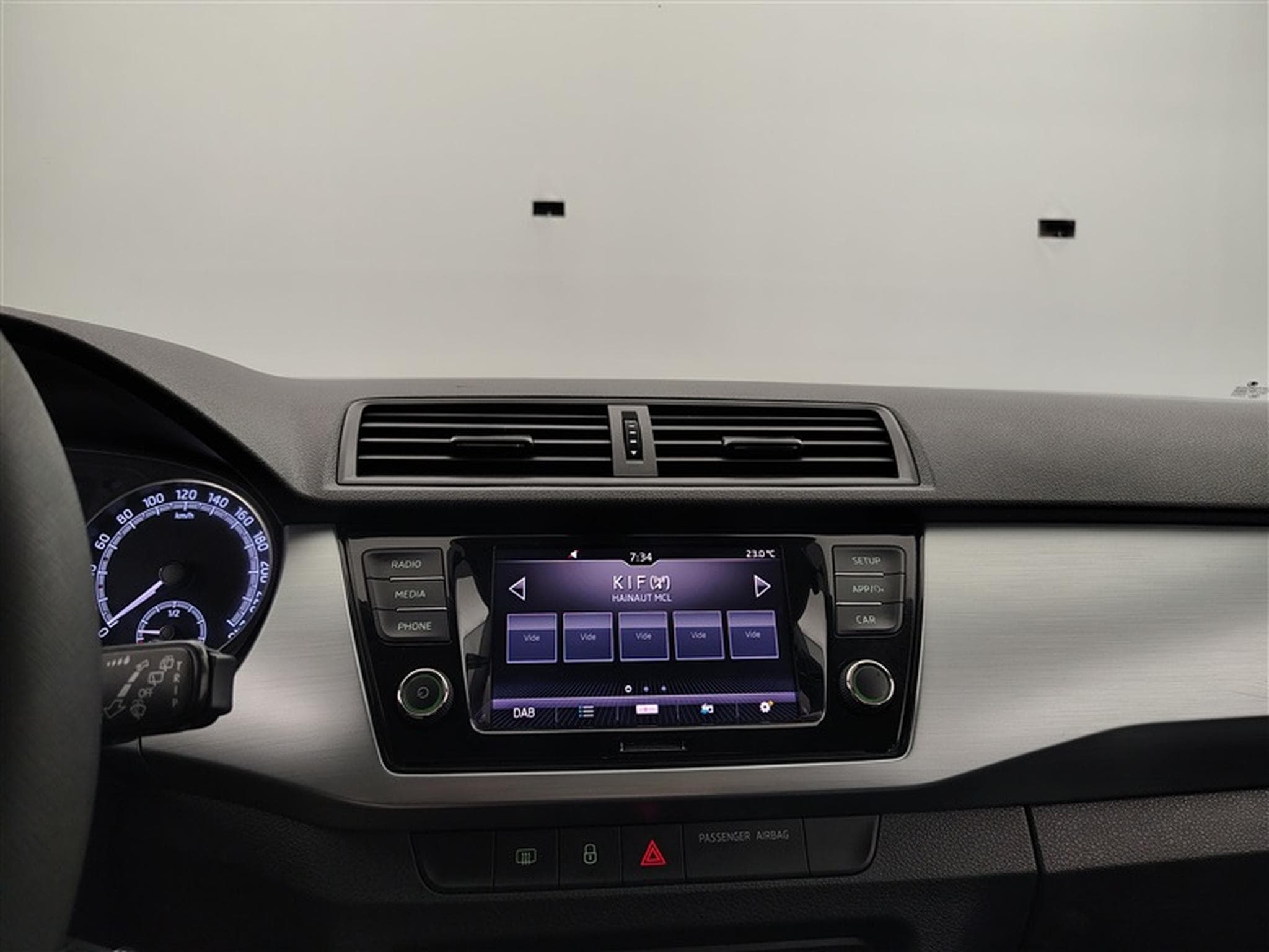 Skoda Fabia Combi 1.0 TSI 60Cv Ambition CLIM / BLUETOOTH / PDC (2022) - Foto 11