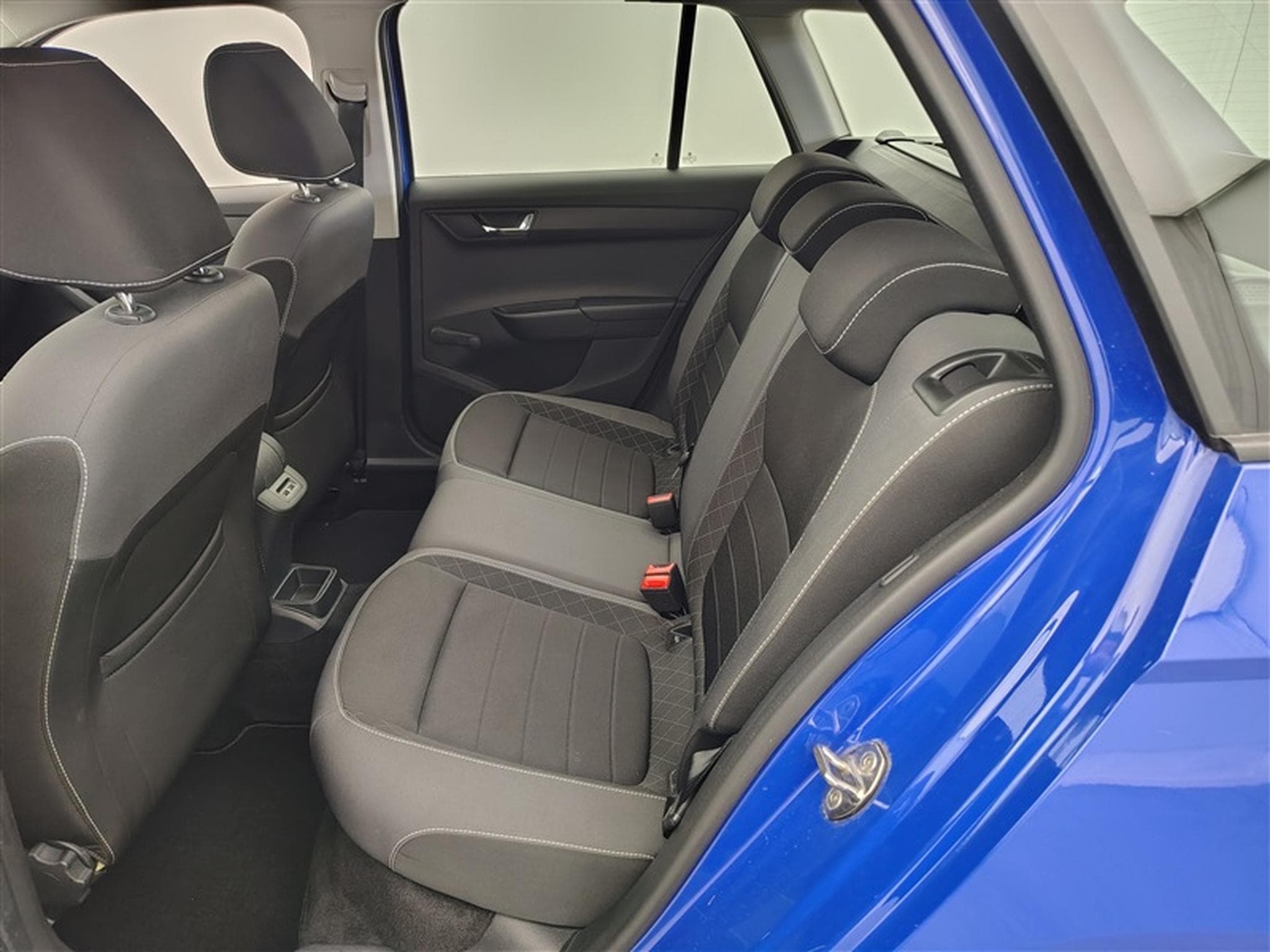 Skoda Fabia Combi 1.0 TSI 60Cv Ambition CLIM / BLUETOOTH / PDC (2022) - Foto 13