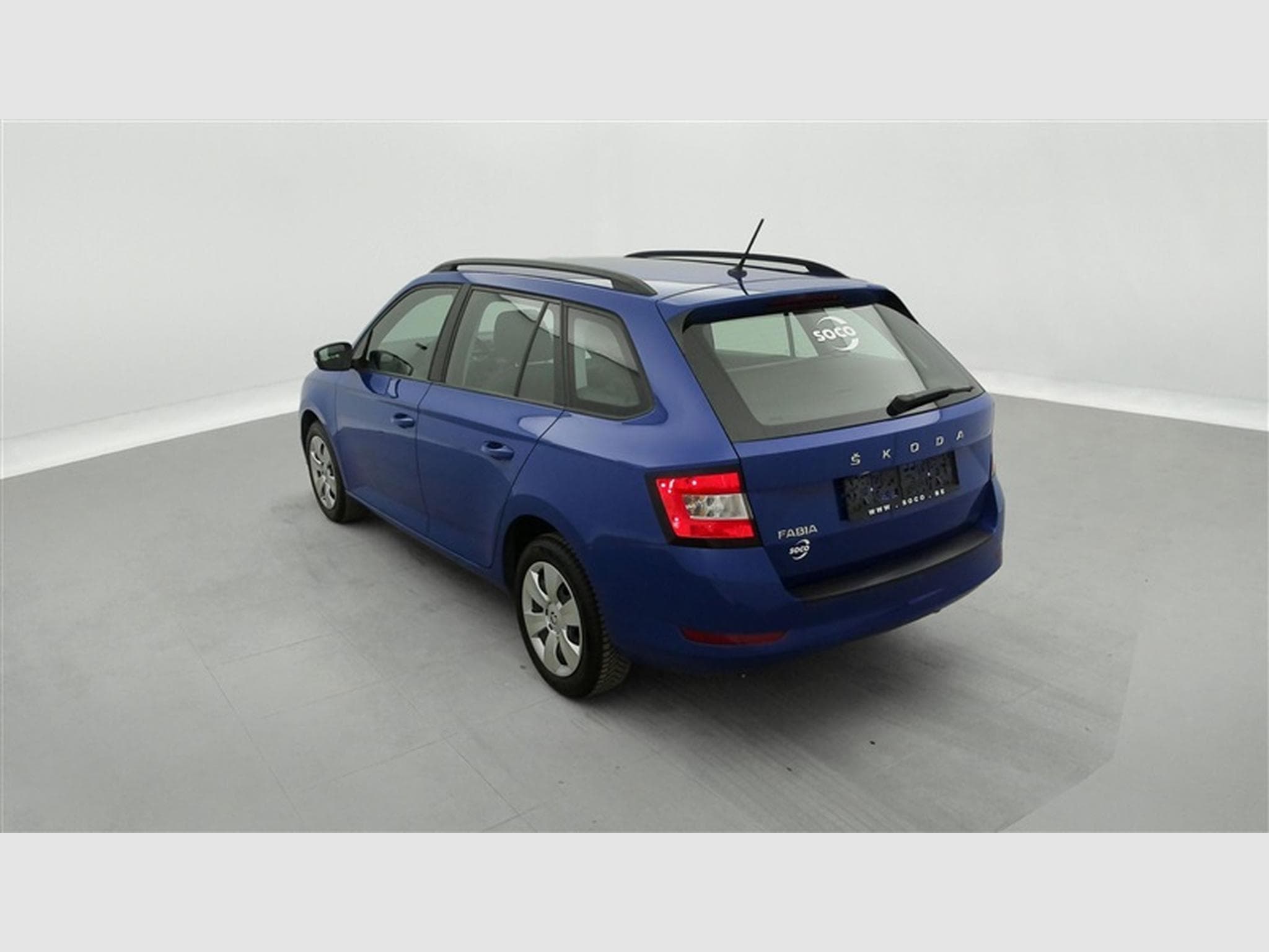 Skoda Fabia Combi 1.0 TSI 60Cv Ambition CLIM / BLUETOOTH / PDC (2022) - Foto 2