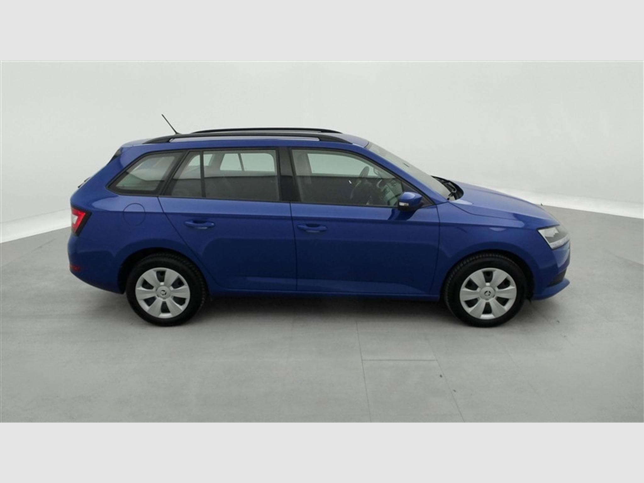 Skoda Fabia Combi 1.0 TSI 60Cv Ambition CLIM / BLUETOOTH / PDC (2022) - Foto 23