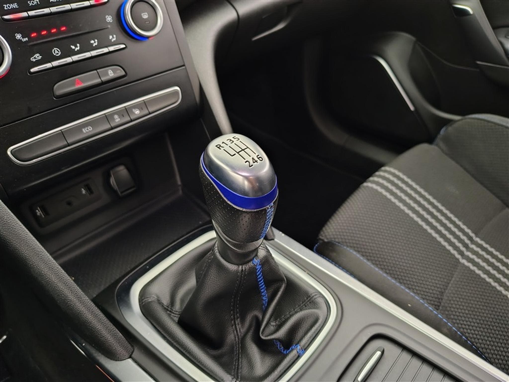 Renault Megane 1.2 TCe Energy GT-Line (2018) - Foto 12
