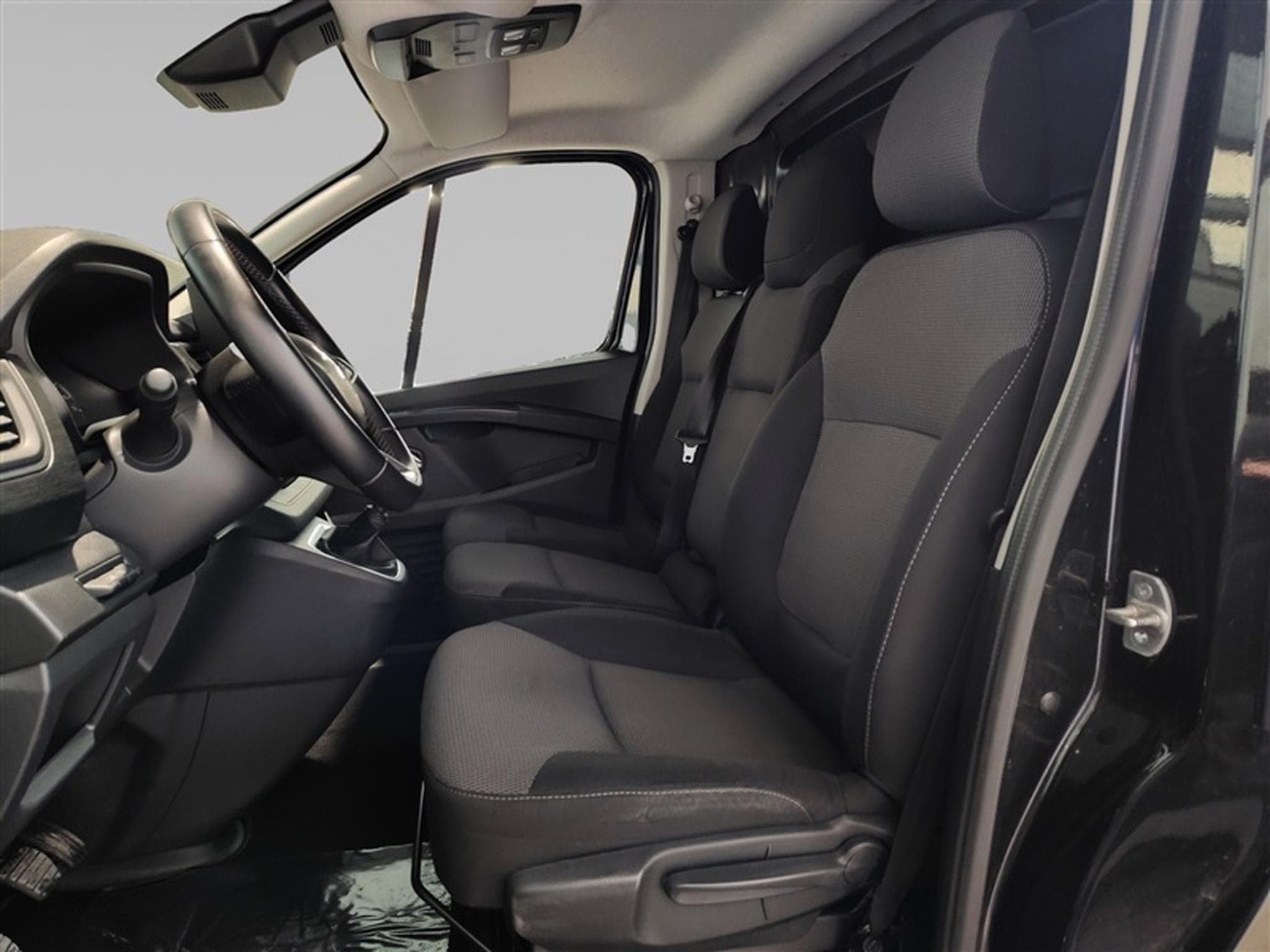 Renault Trafic 2.0 dCi 30 L2H1 Confort (EU6e) (2024) - Foto 7