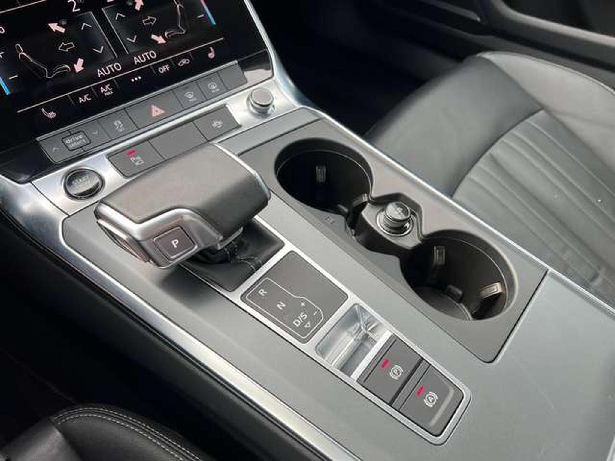 Audi A6 QUATTRO HYBRIDE ESSENCE S-Tronic (2024) - Foto 10