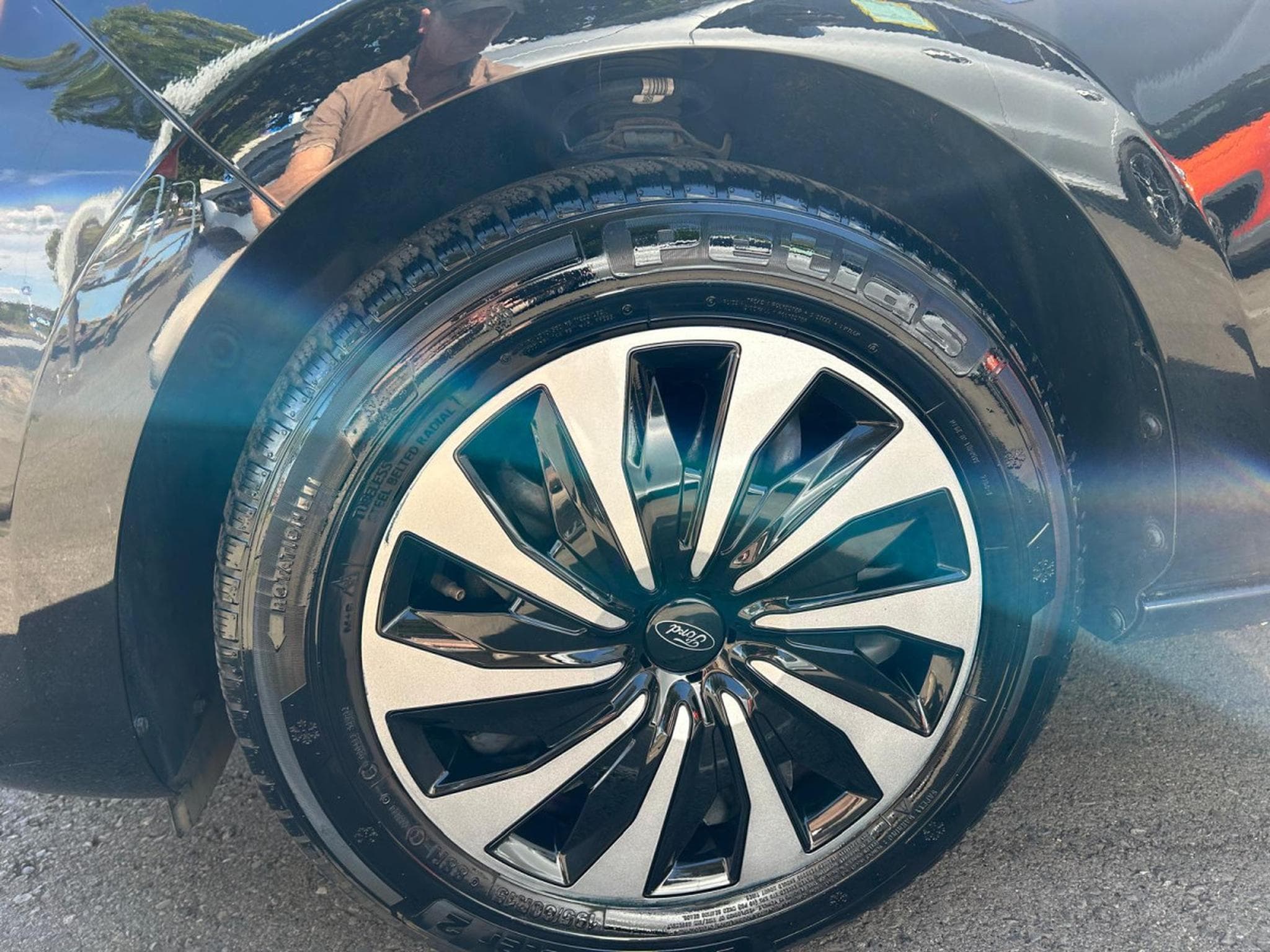 Ford Fiesta TITANIUM X 1.0i ECOBOOST (2024) - Foto 16