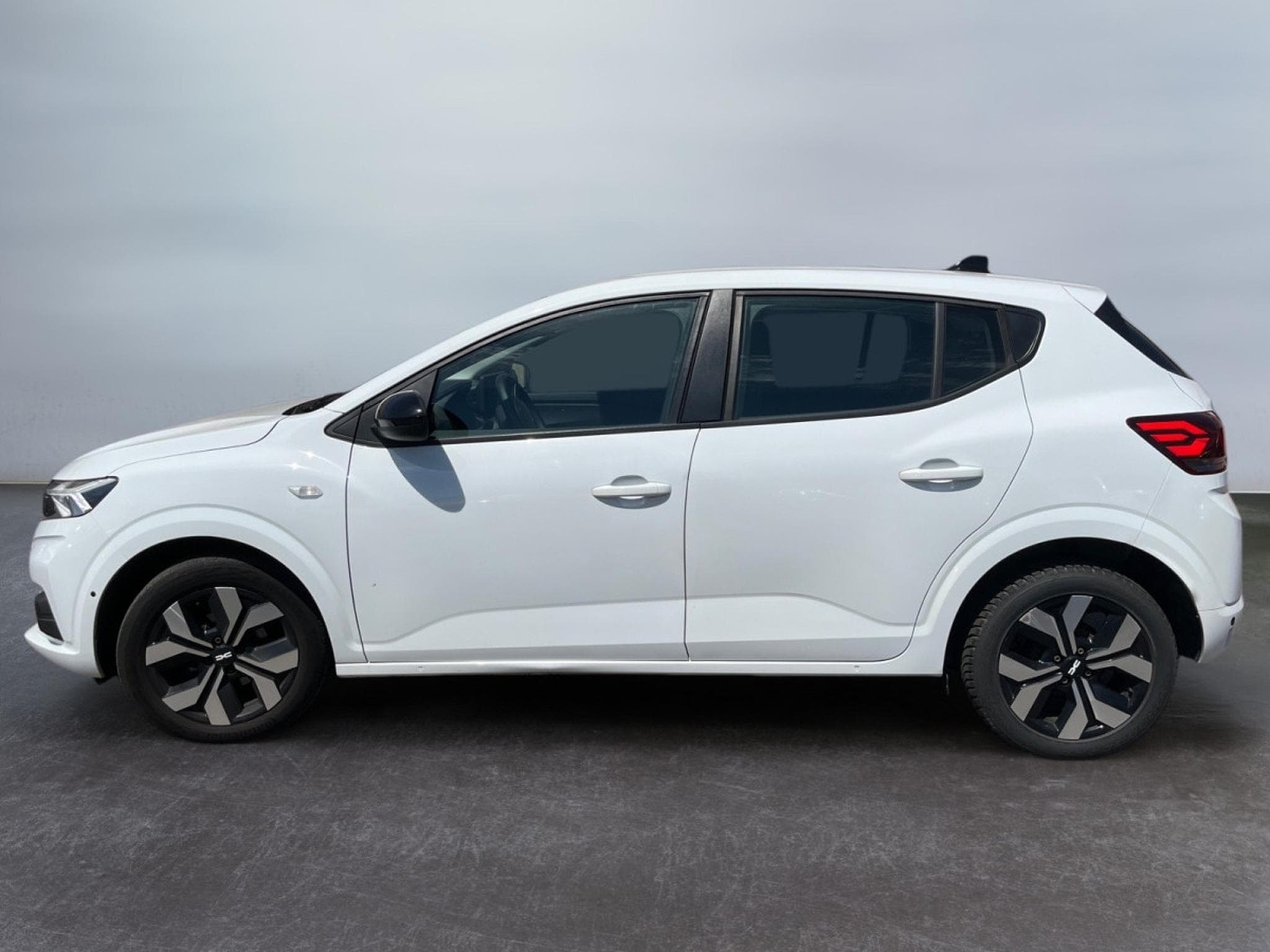 Dacia Sandero 1.0 TCe Journey (2024) - Photo 3