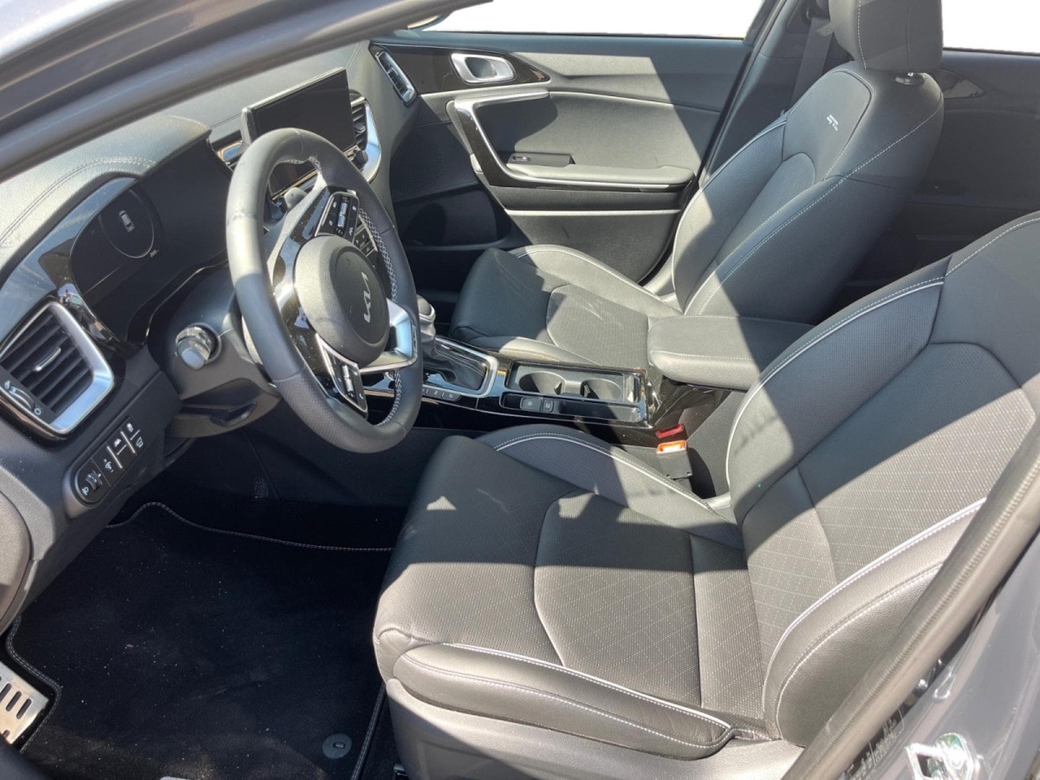 Kia XCeed 1.5 T-GDi GT Line DCT ISG (2024) - Foto 8