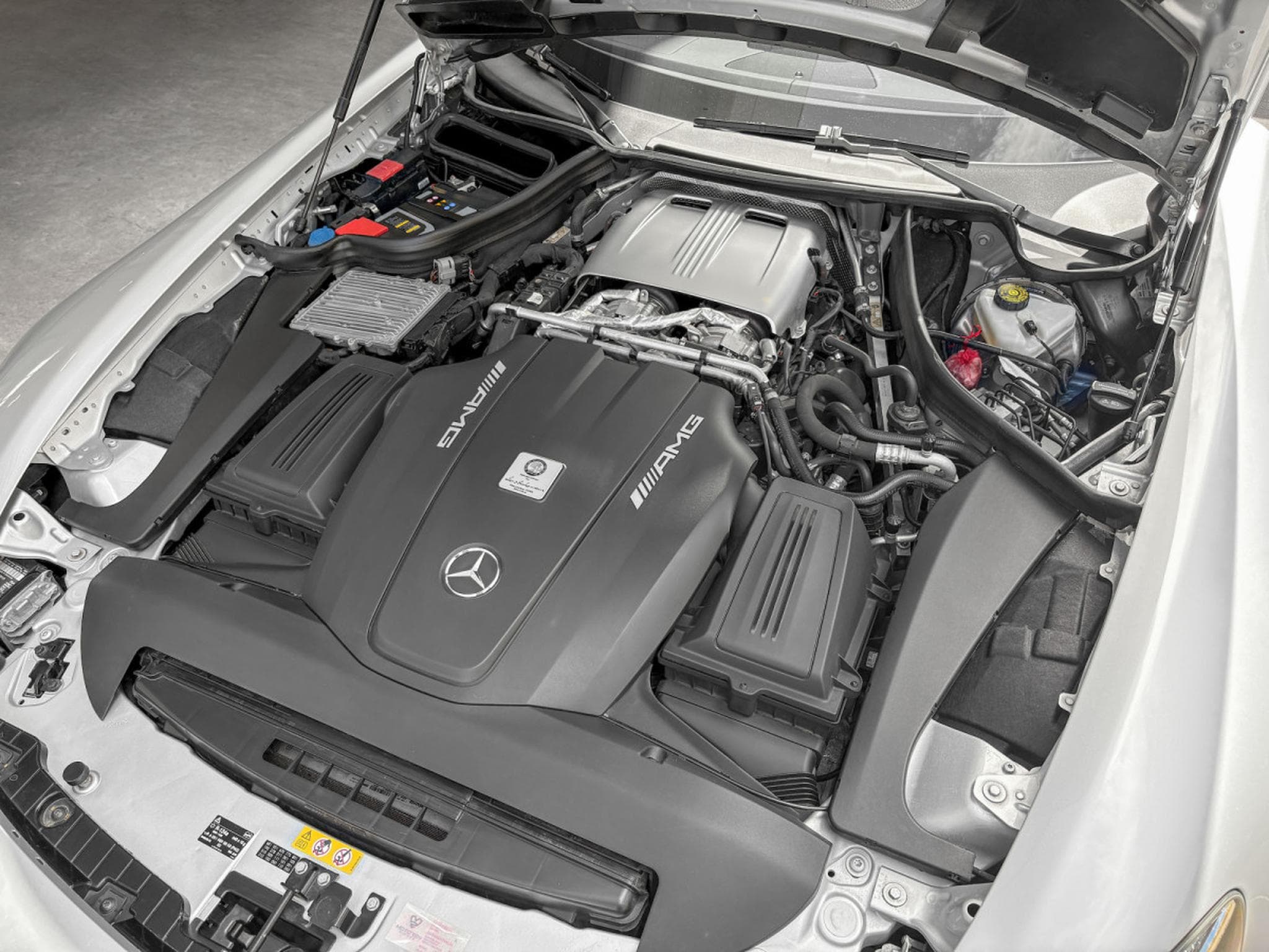Mercedes AMG GT S AMG RIDE CONTROL° AMG 19° BURMESTER° (2016) - Foto 14