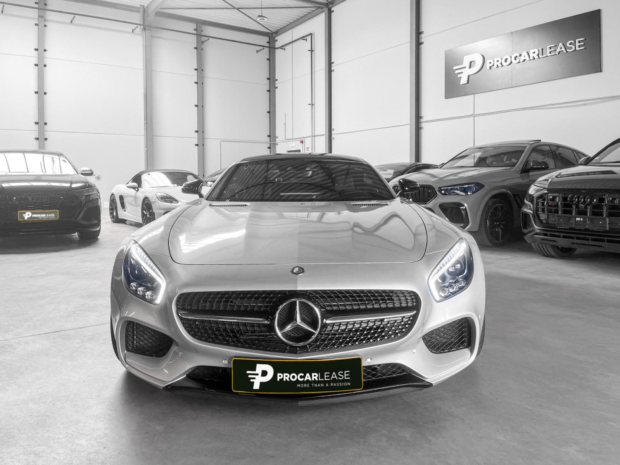 Mercedes AMG GT S AMG RIDE CONTROL° AMG 19° BURMESTER° (2016) - Foto 3