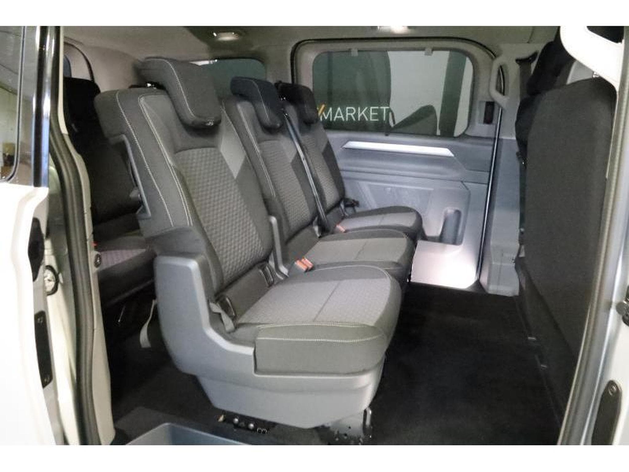 VW T7 STYLE COURT A8 (2025) - Foto 13