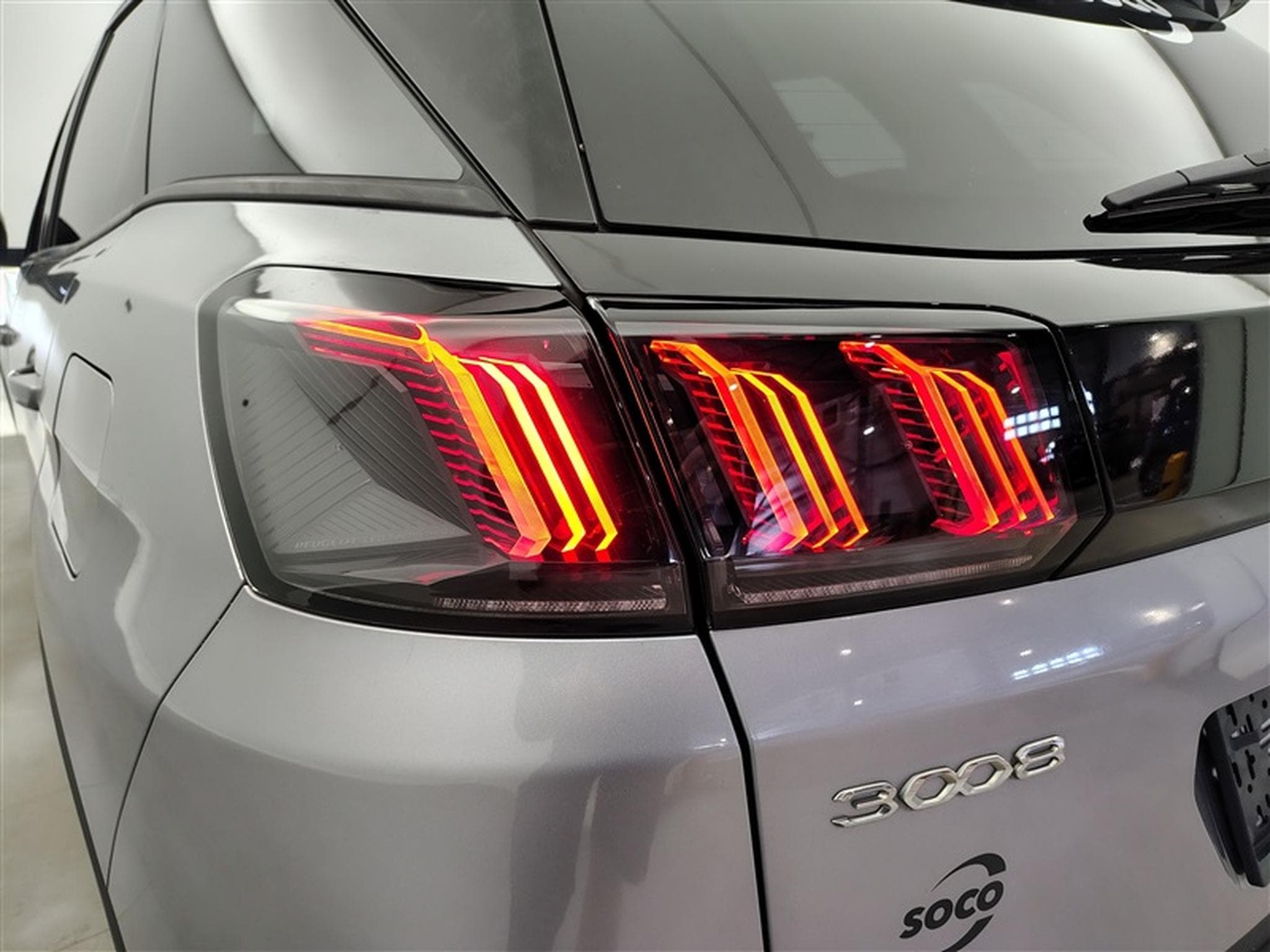 Peugeot 3008 1.6 Hybrid4 300 PHEV GT S-CUIR / NAVI / CAMERA / CARPLAY (2021) - Foto 16