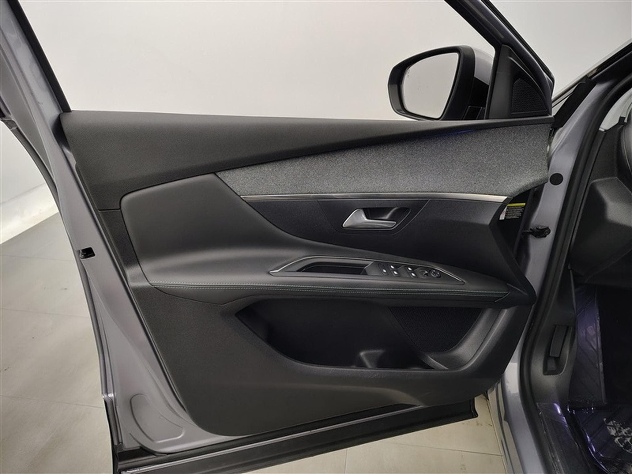 Peugeot 3008 1.6 Hybrid4 300 PHEV GT S-CUIR / NAVI / CAMERA / CARPLAY (2021) - Foto 17