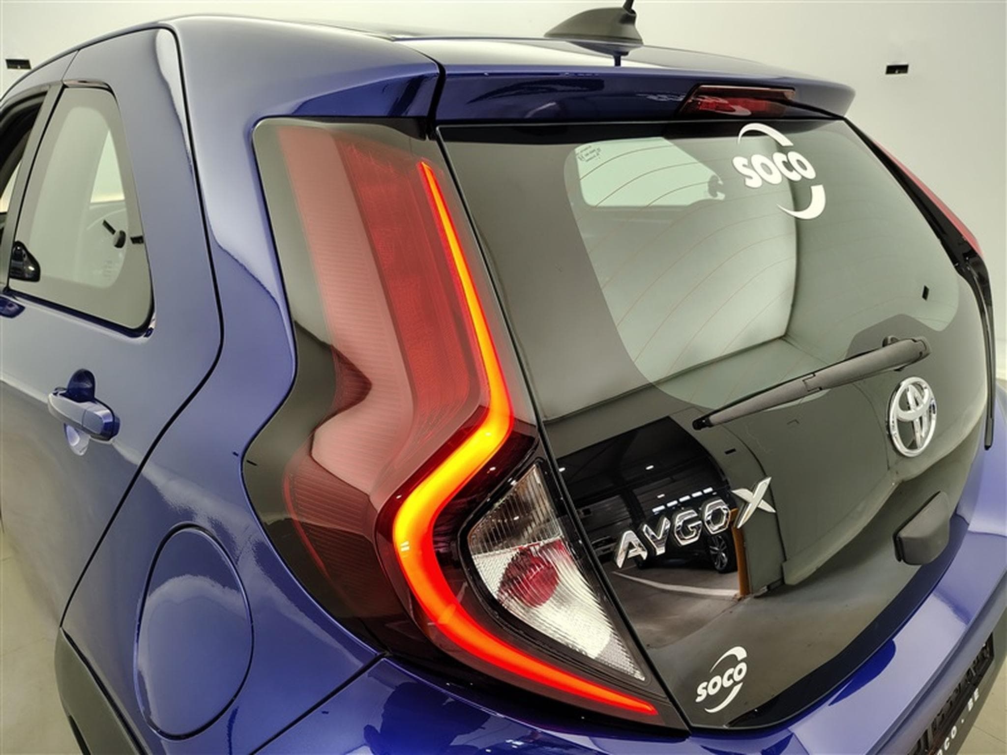 Toyota Aygo 1.0i VVT-i x II CARPLAY / CAMERA (2023) - Foto 16