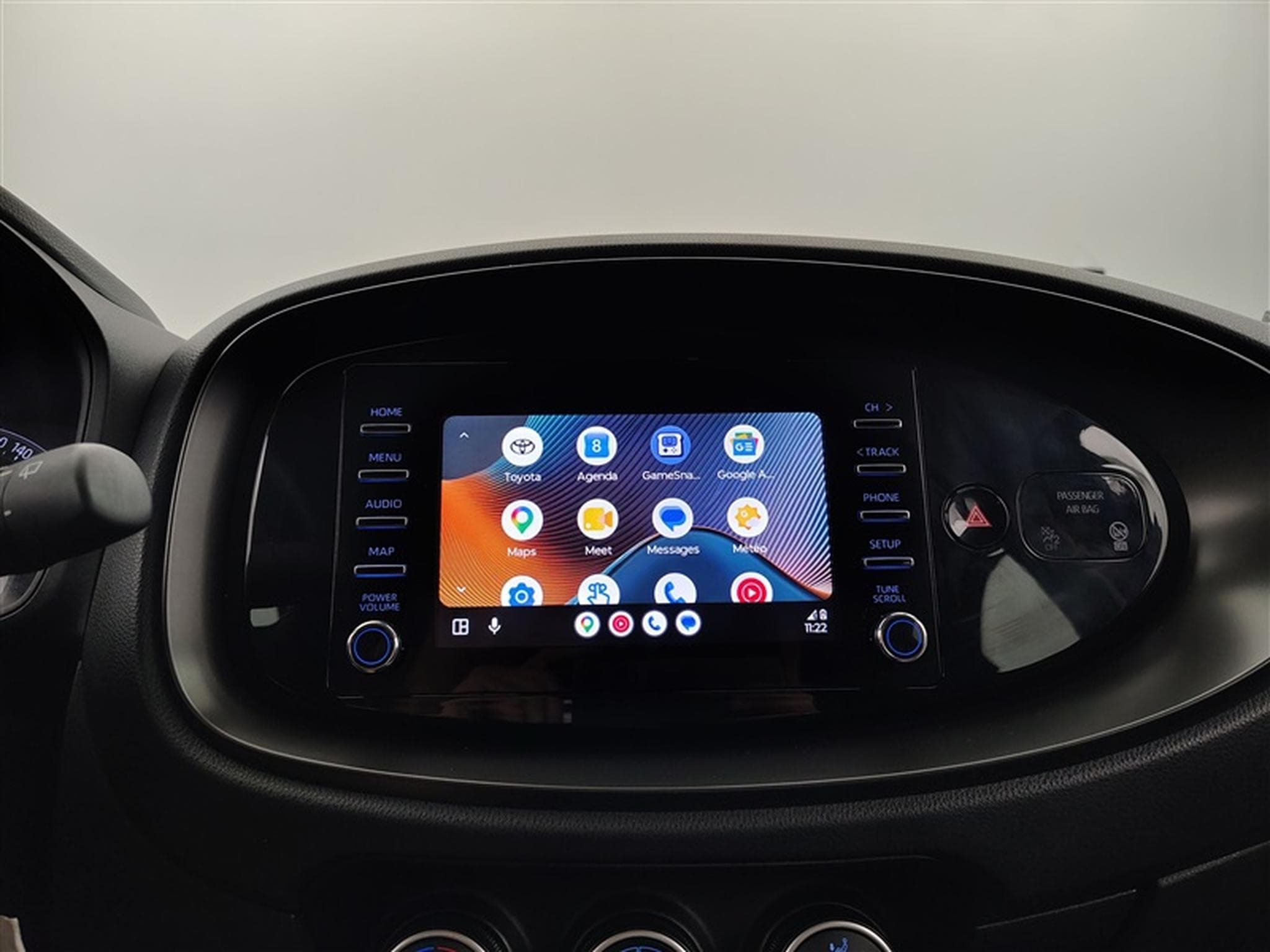 Toyota Aygo 1.0i VVT-i x II CARPLAY / CAMERA (2023) - Foto 20