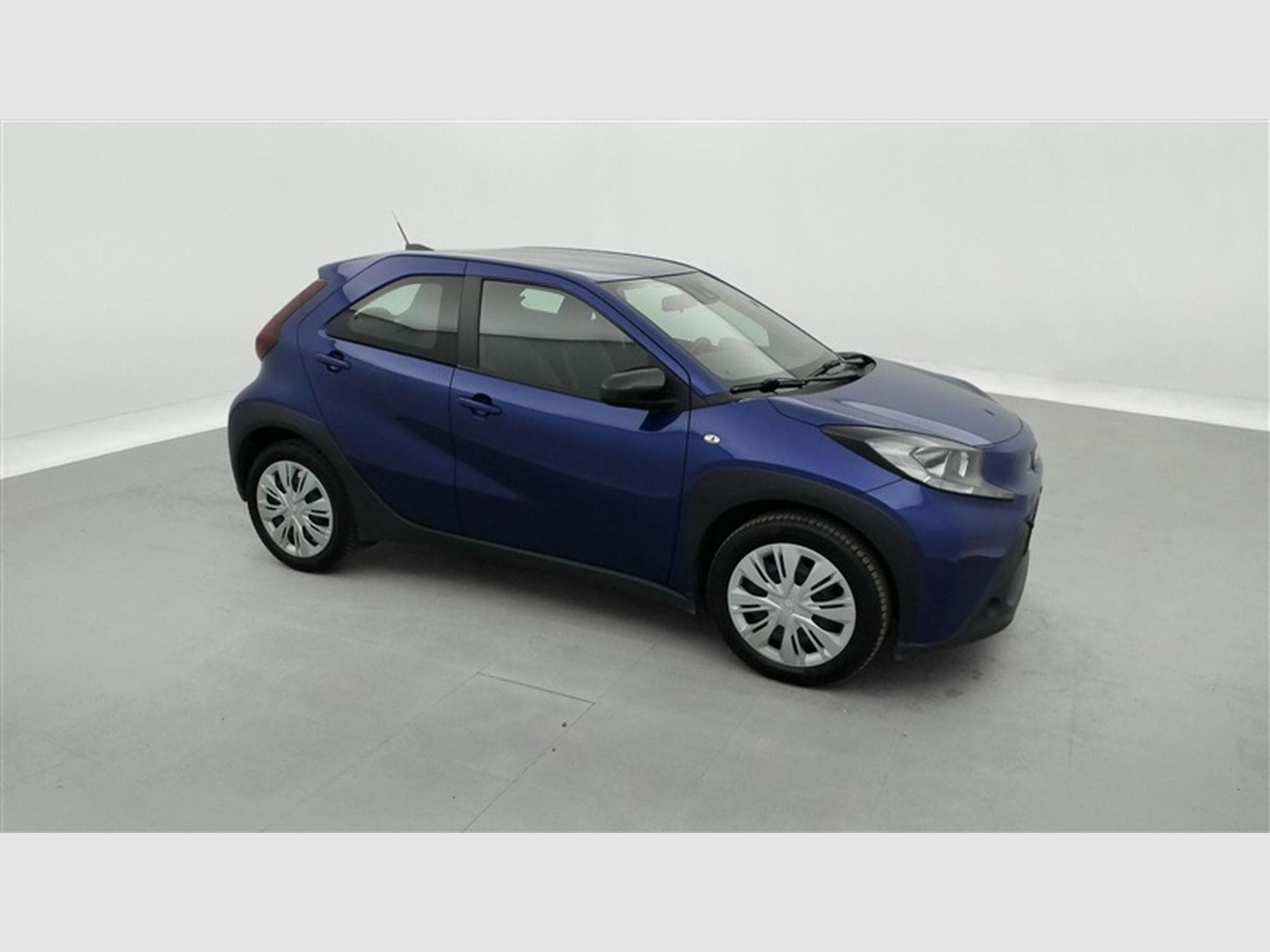 Toyota Aygo 1.0i VVT-i x II CARPLAY / CAMERA (2023) - Foto 23
