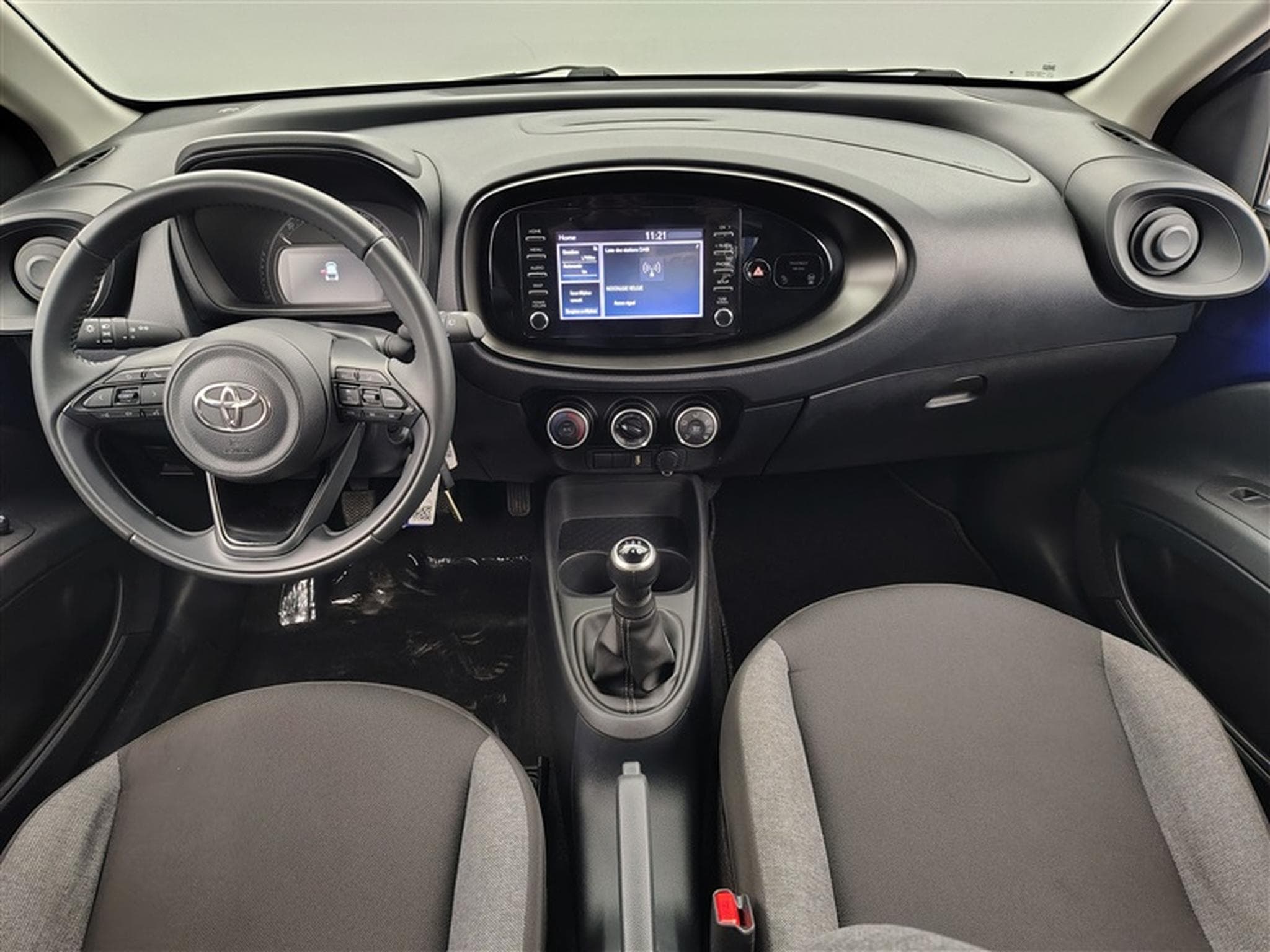 Toyota Aygo 1.0i VVT-i x II CARPLAY / CAMERA (2023) - Foto 8