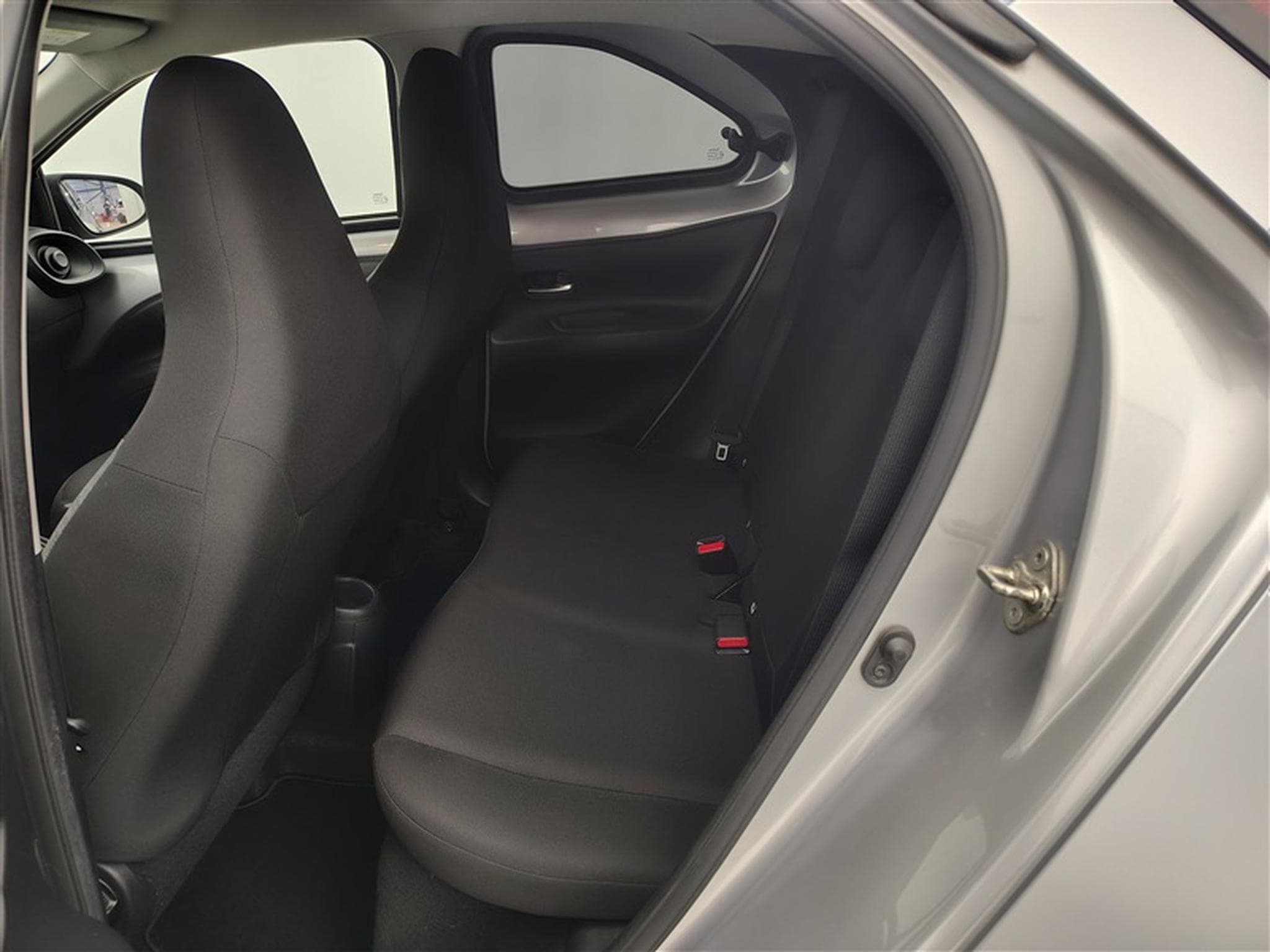 Toyota Aygo 1.0i VVT-i X pulse (2023) - Foto 13