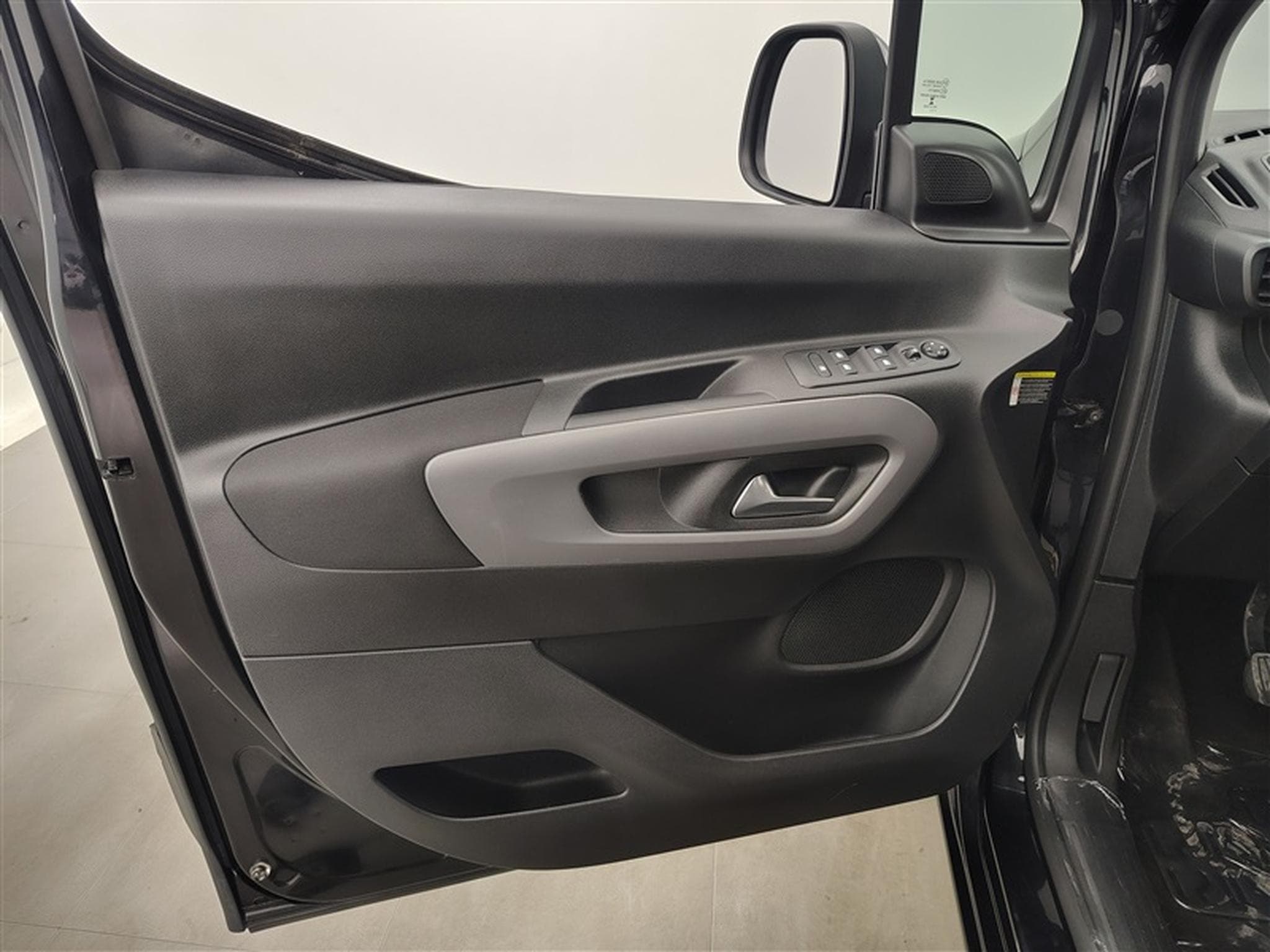 Toyota Proace Verso 1.2 MPV 7 PLACES * NAVI/CAMERA360/PDC/JA16* (2021) - Foto 16